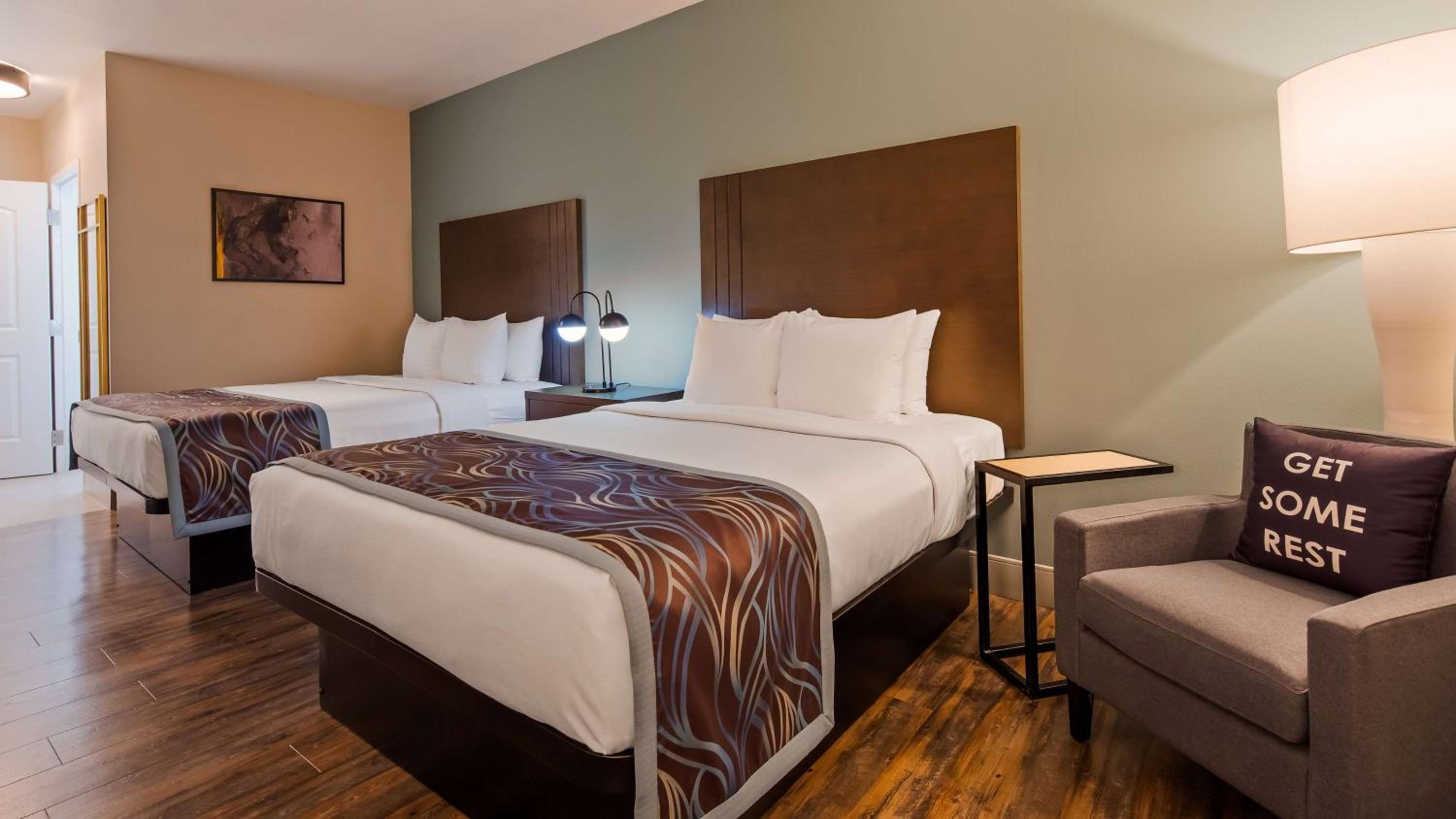Queen Room with Two Queen Beds and Roll-In Shower - Disability Access/Non-Smoking - Photo 1