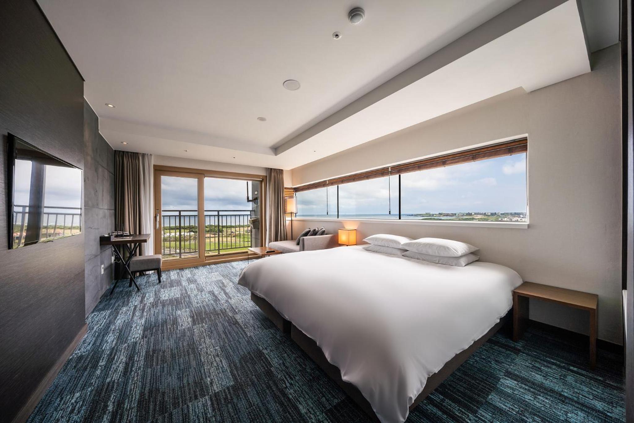 Premium King Room