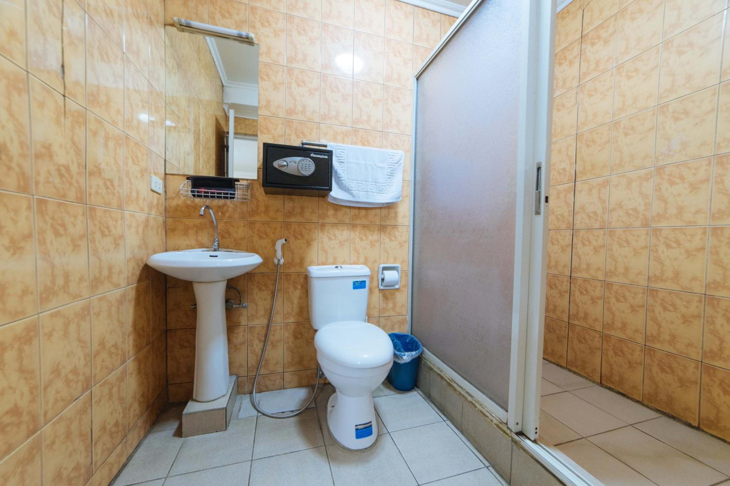 Deluxe Room - Photo 7