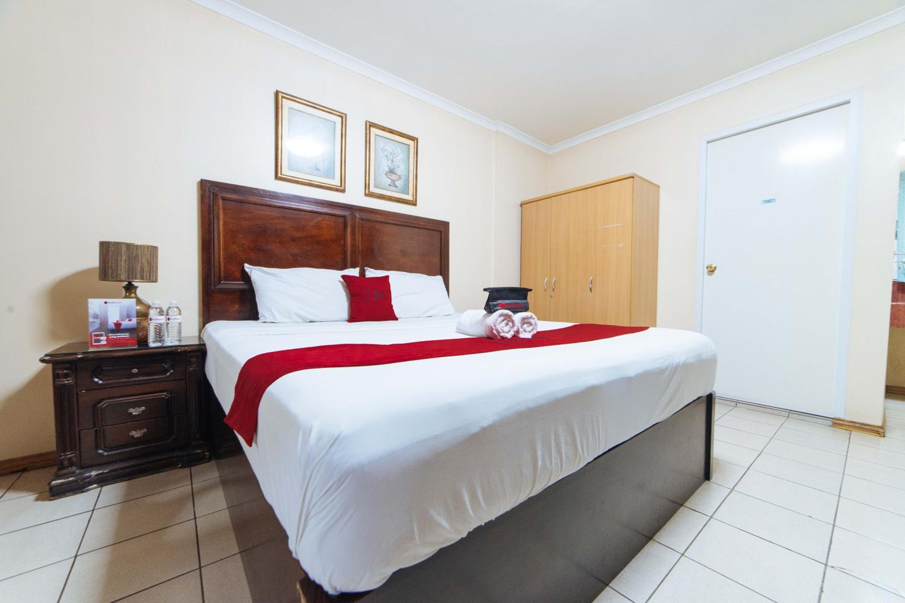 Deluxe Room - Photo 3