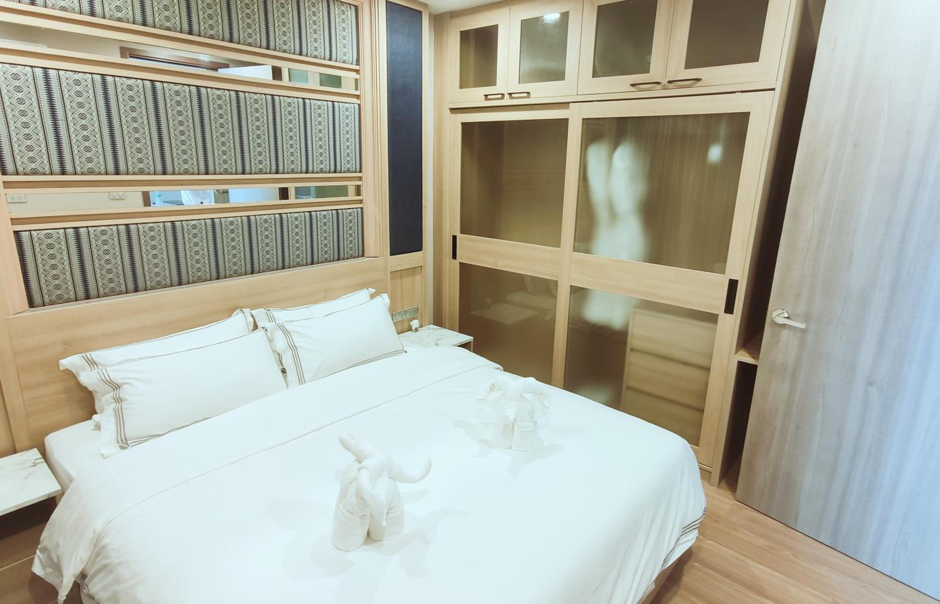 One-Bedroom Suite - Photo 14