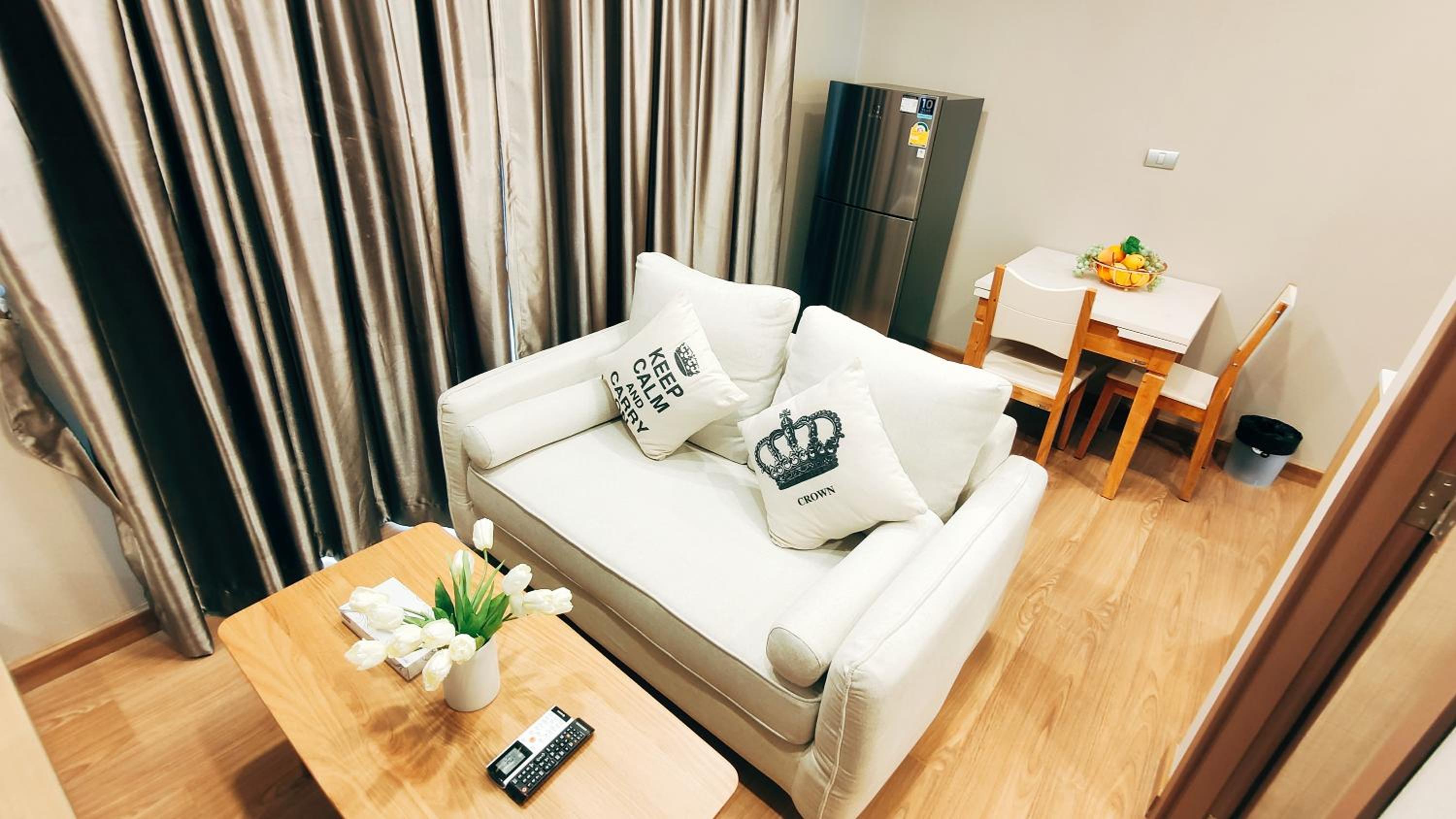 One-Bedroom Suite - Photo 2