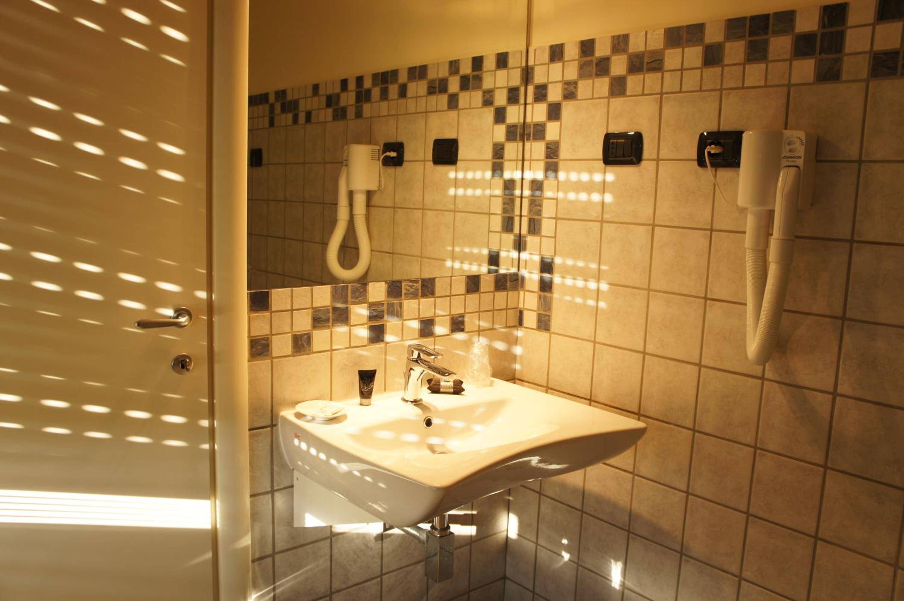 Large Single Room photo 2