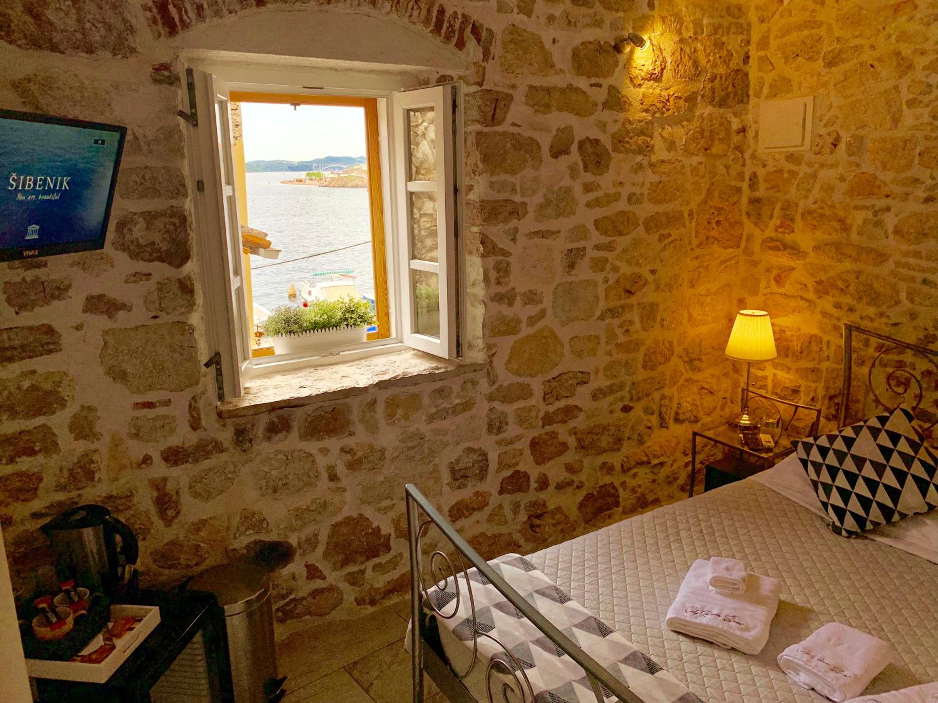 Double Room with Sea View - Photo 77