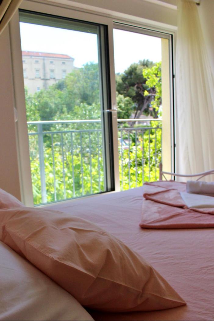 Double Room with Garden View - Photo 12