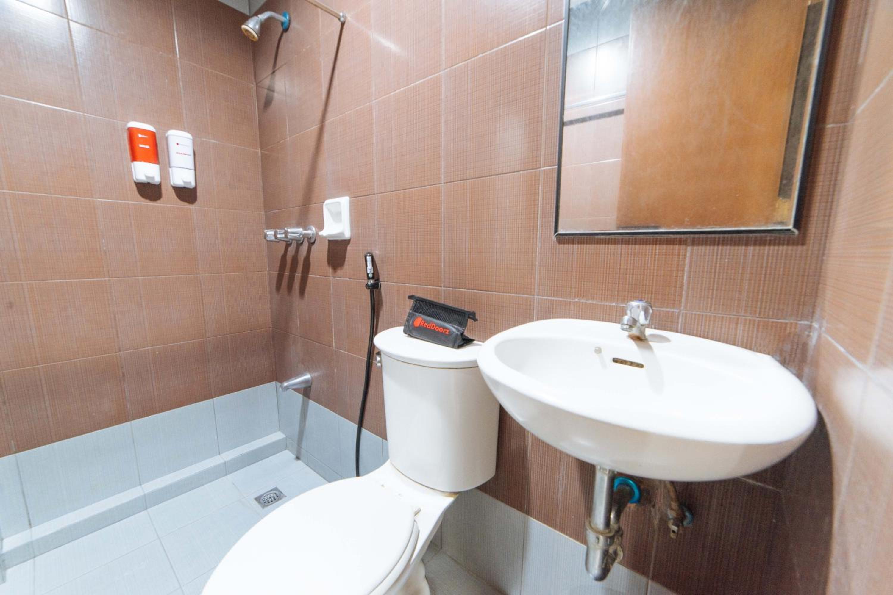 Double Room - Photo 13