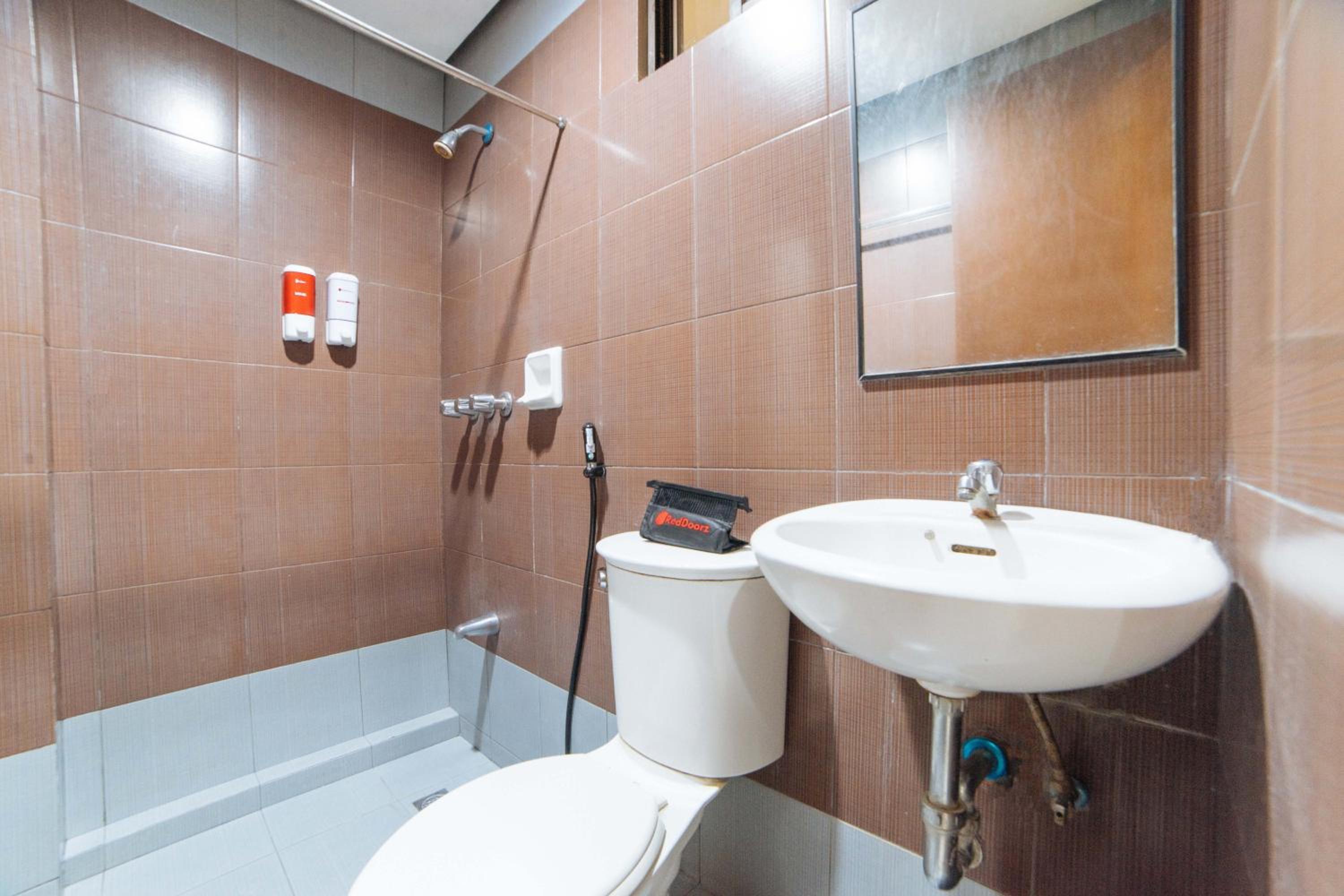 Double Room - Photo 9