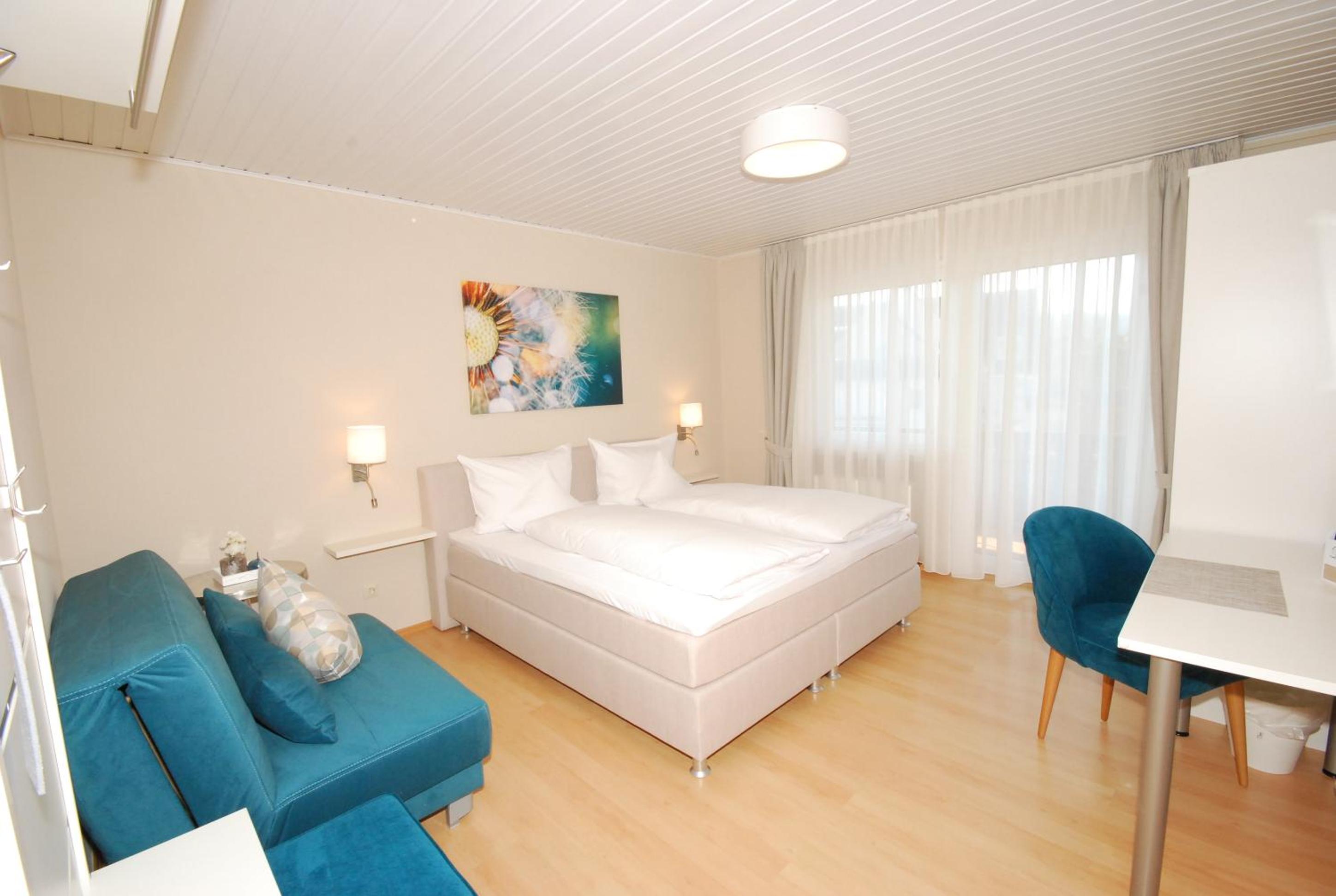 Double Room with Balcony - Photo 1