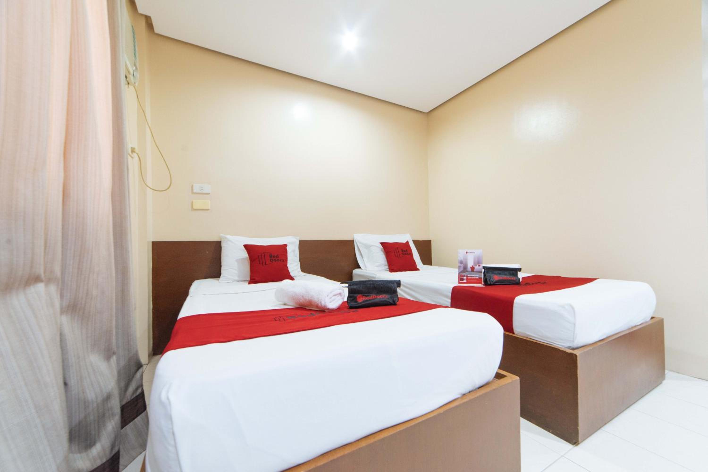 Twin Room - Photo 6