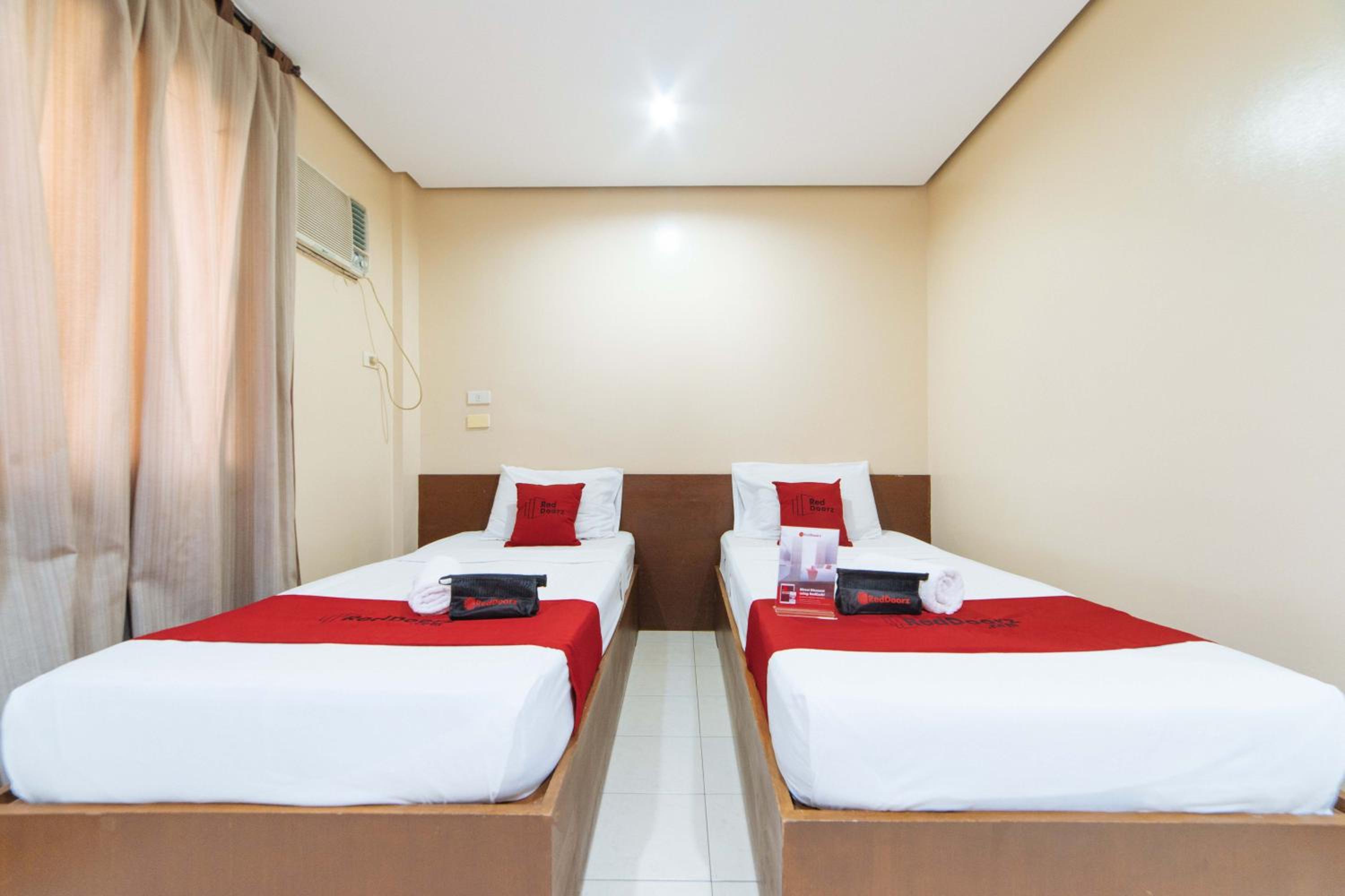 Twin Room - Photo 7