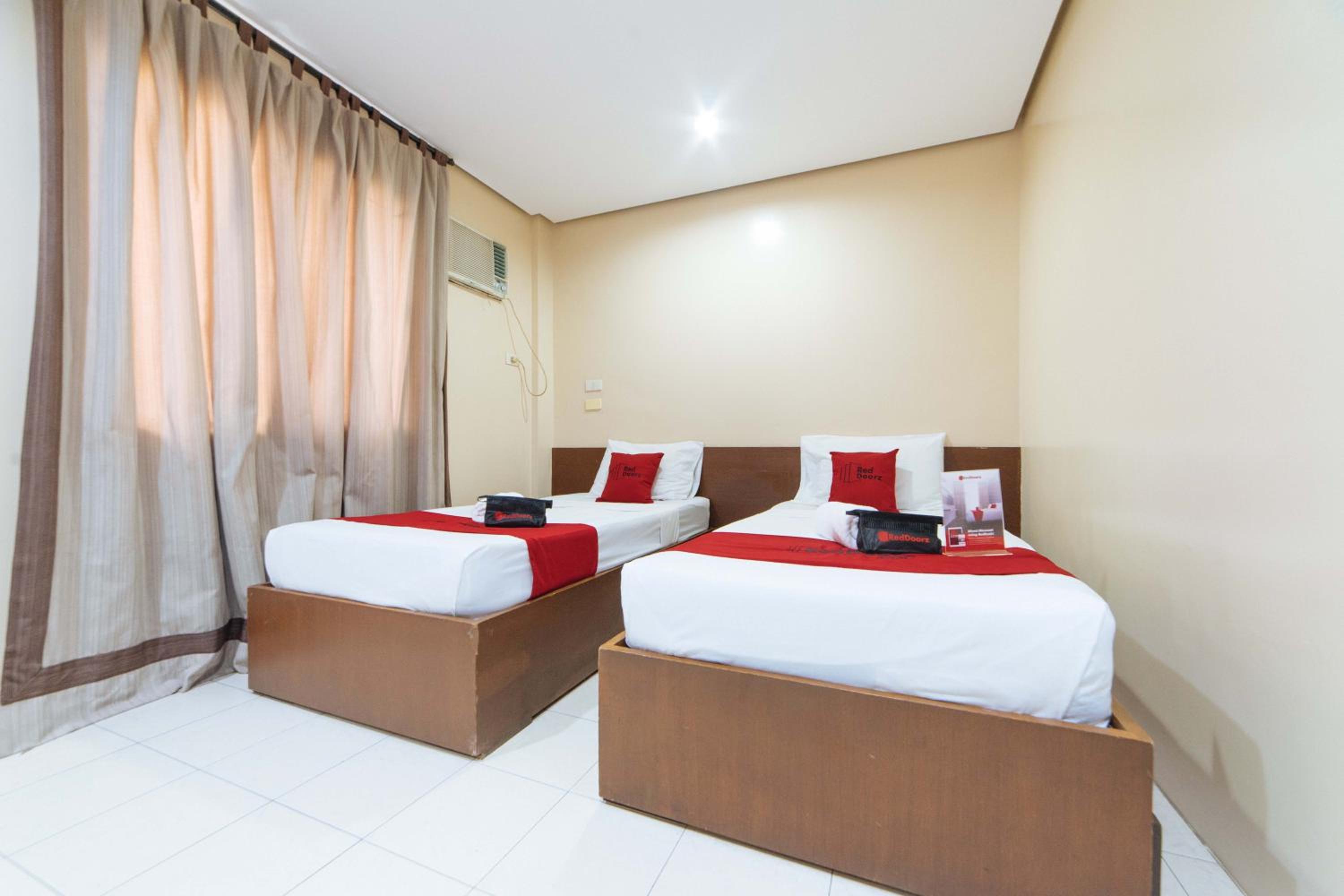 Twin Room - Photo 8