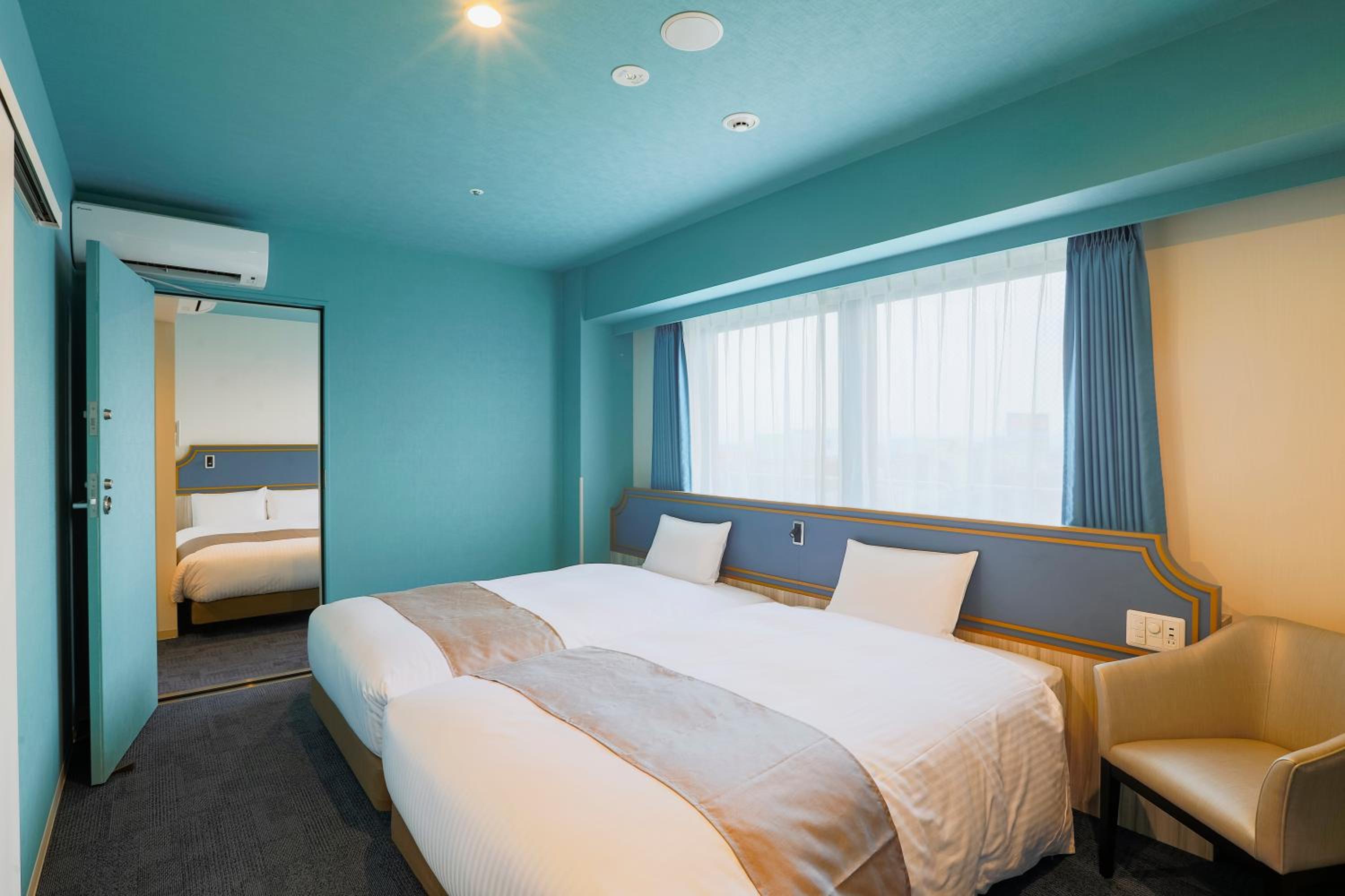 Connecting Double and Twin Room - Non-Smoking - Photo 5