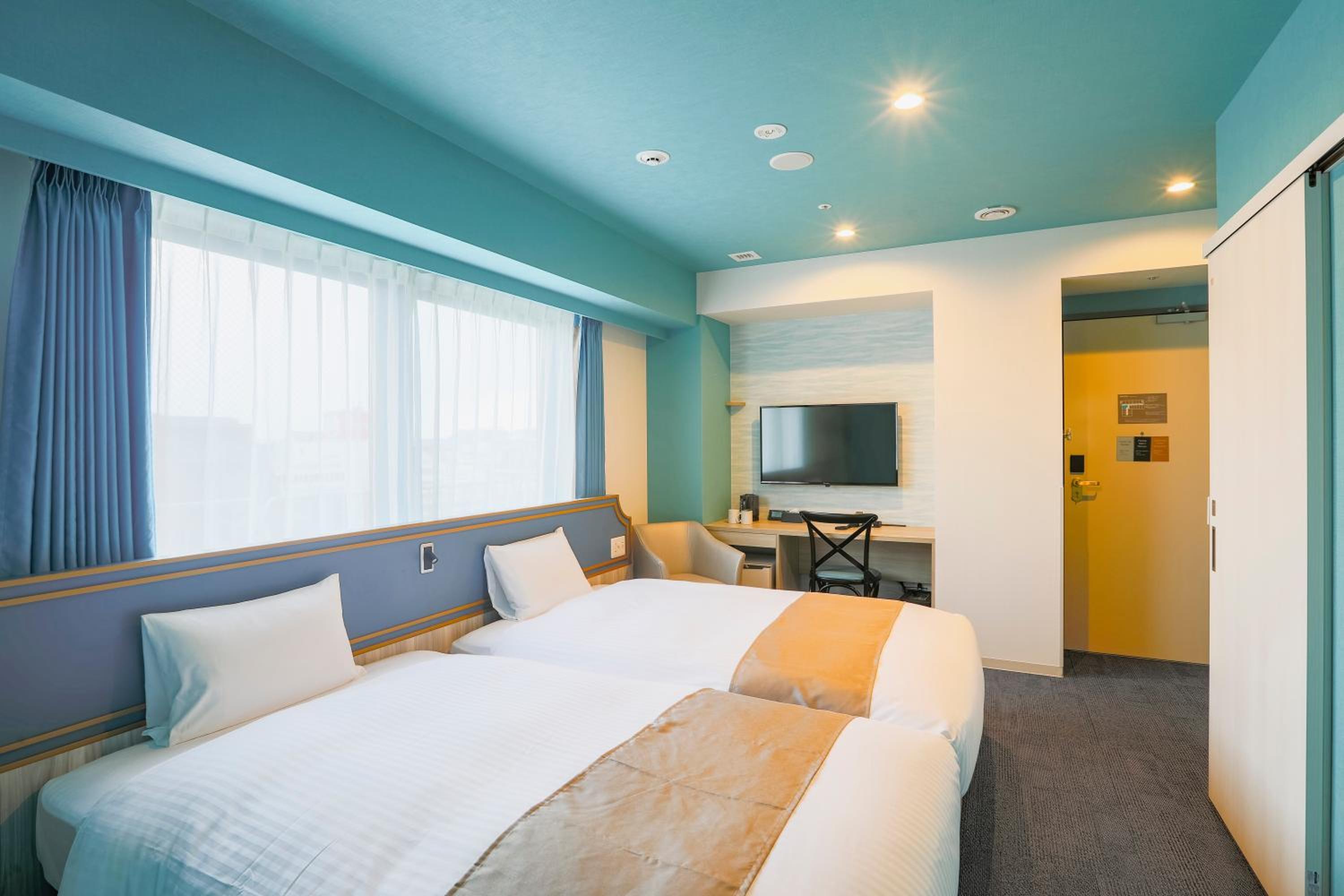 Connecting Double and Twin Room - Non-Smoking - Photo 1