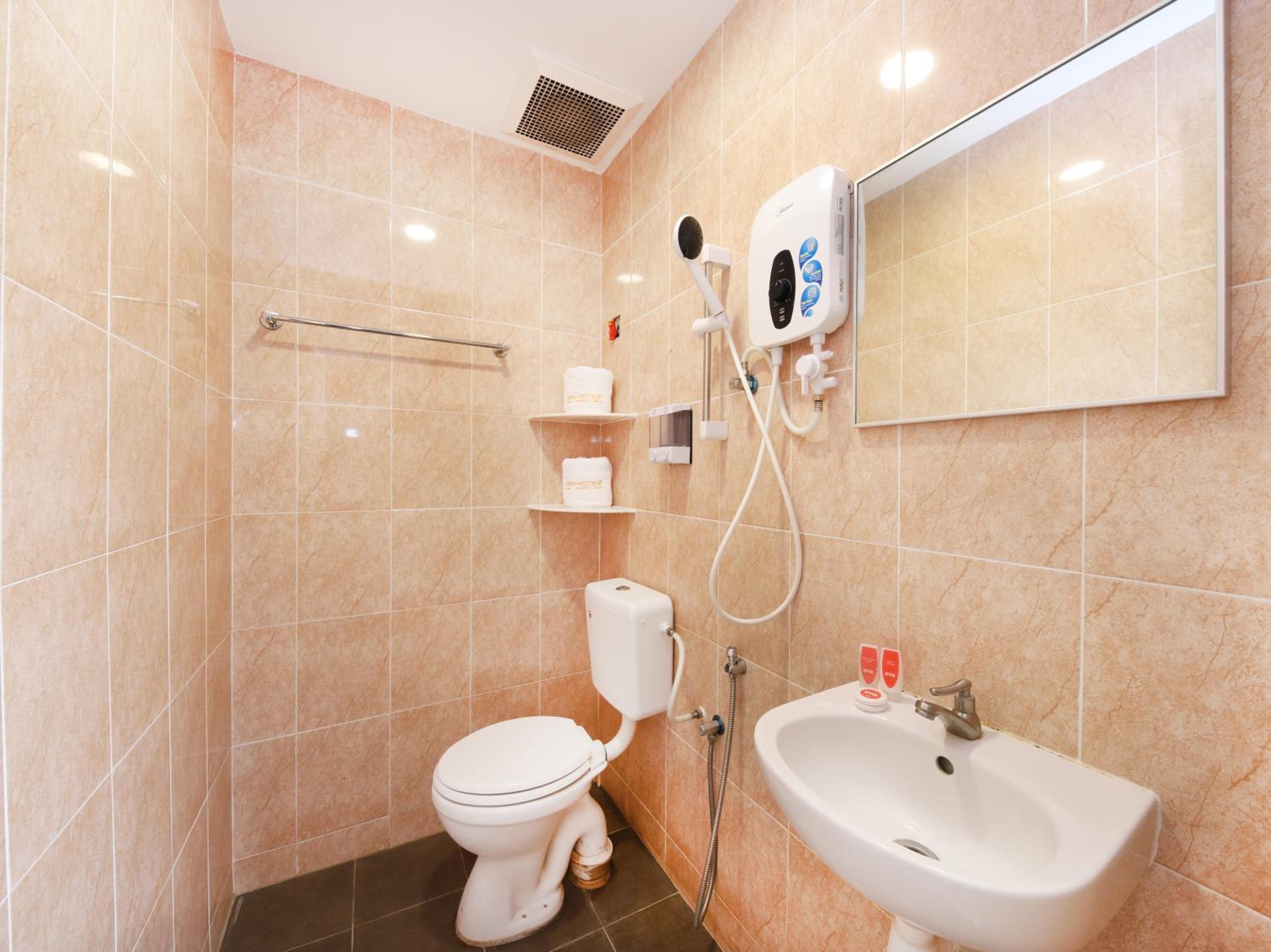 Premium King Room - Photo 1