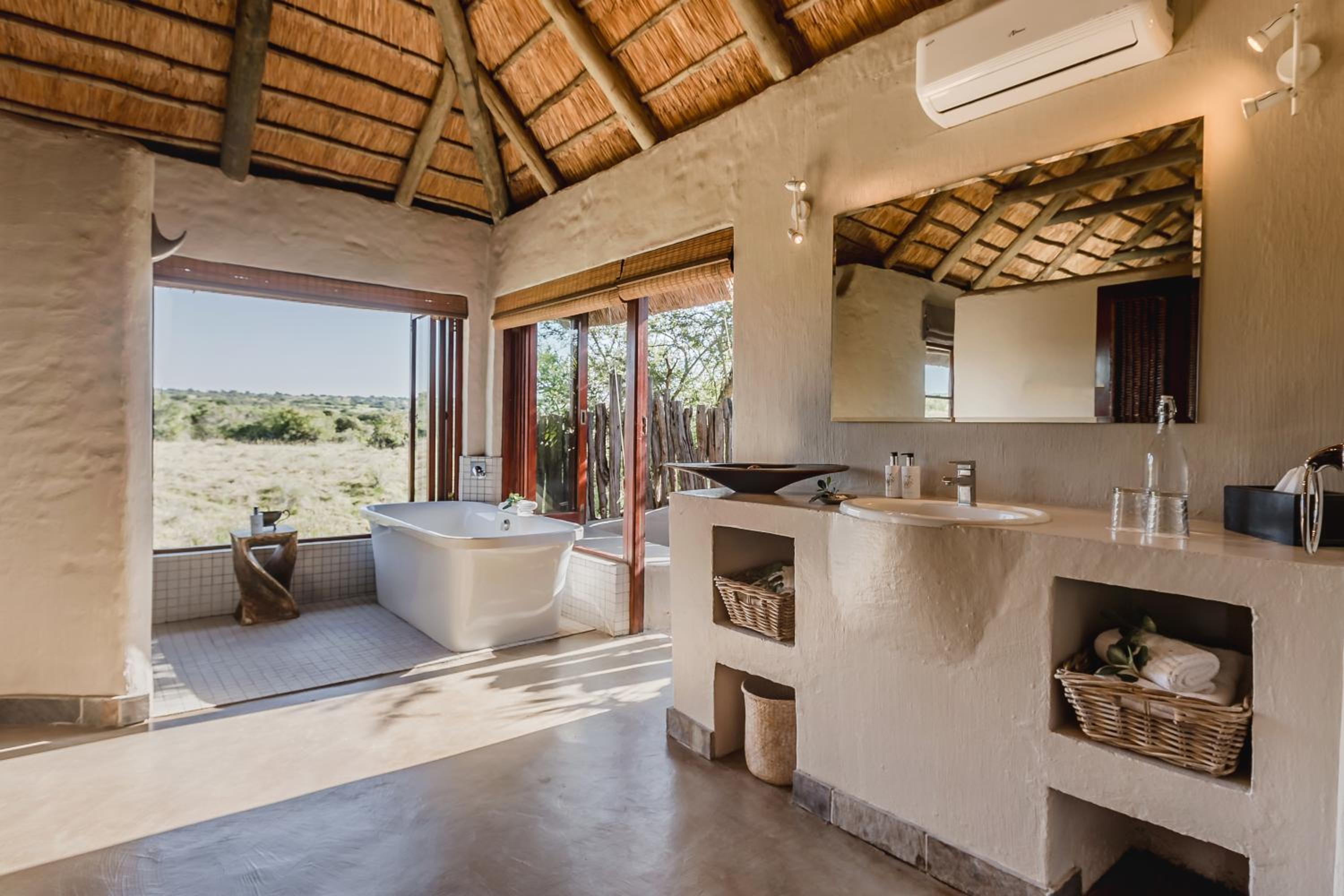 Luxury King Suite - Photo 6
