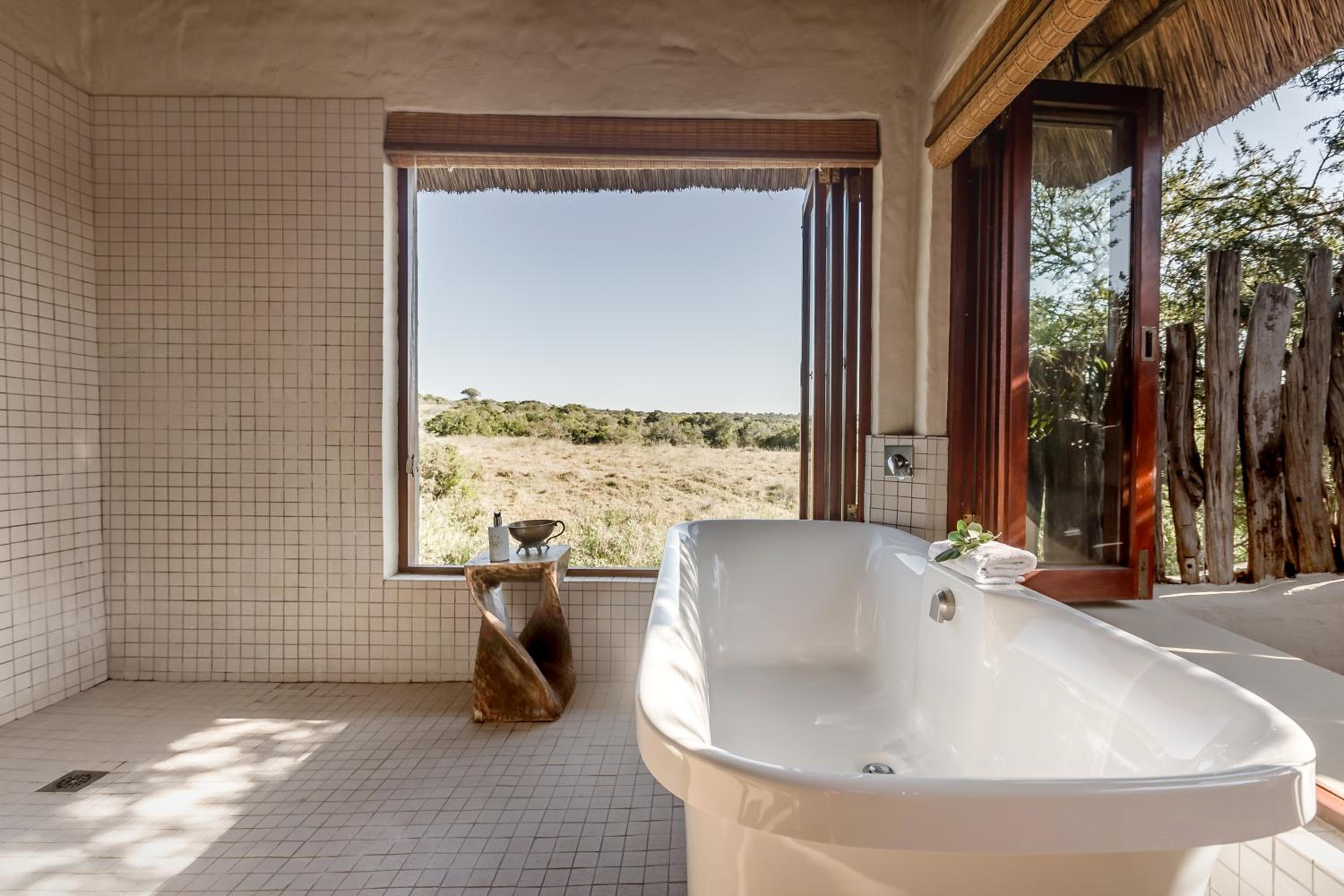 Luxury King Suite - Photo 5