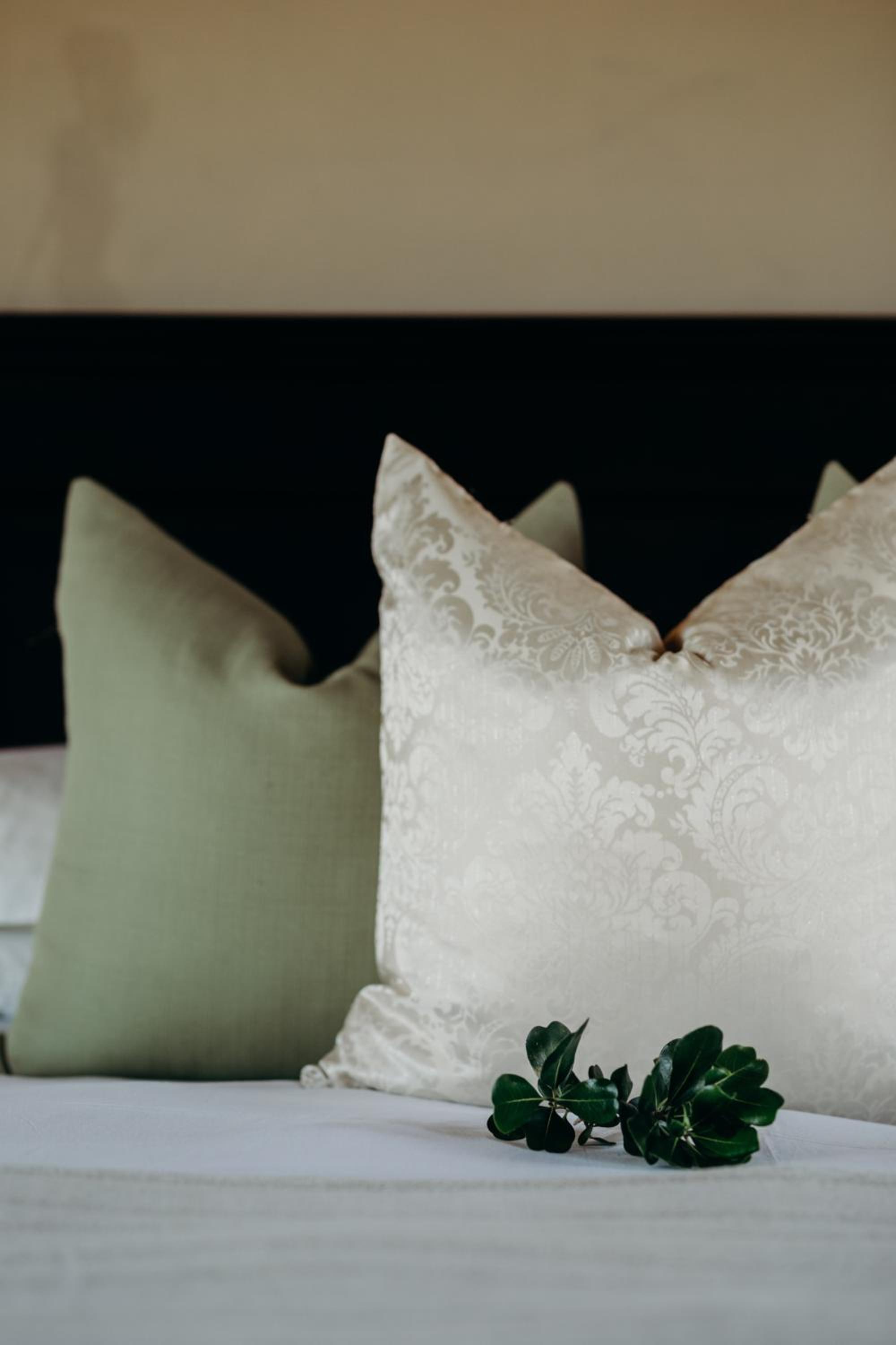 Luxury King Suite - Photo 8