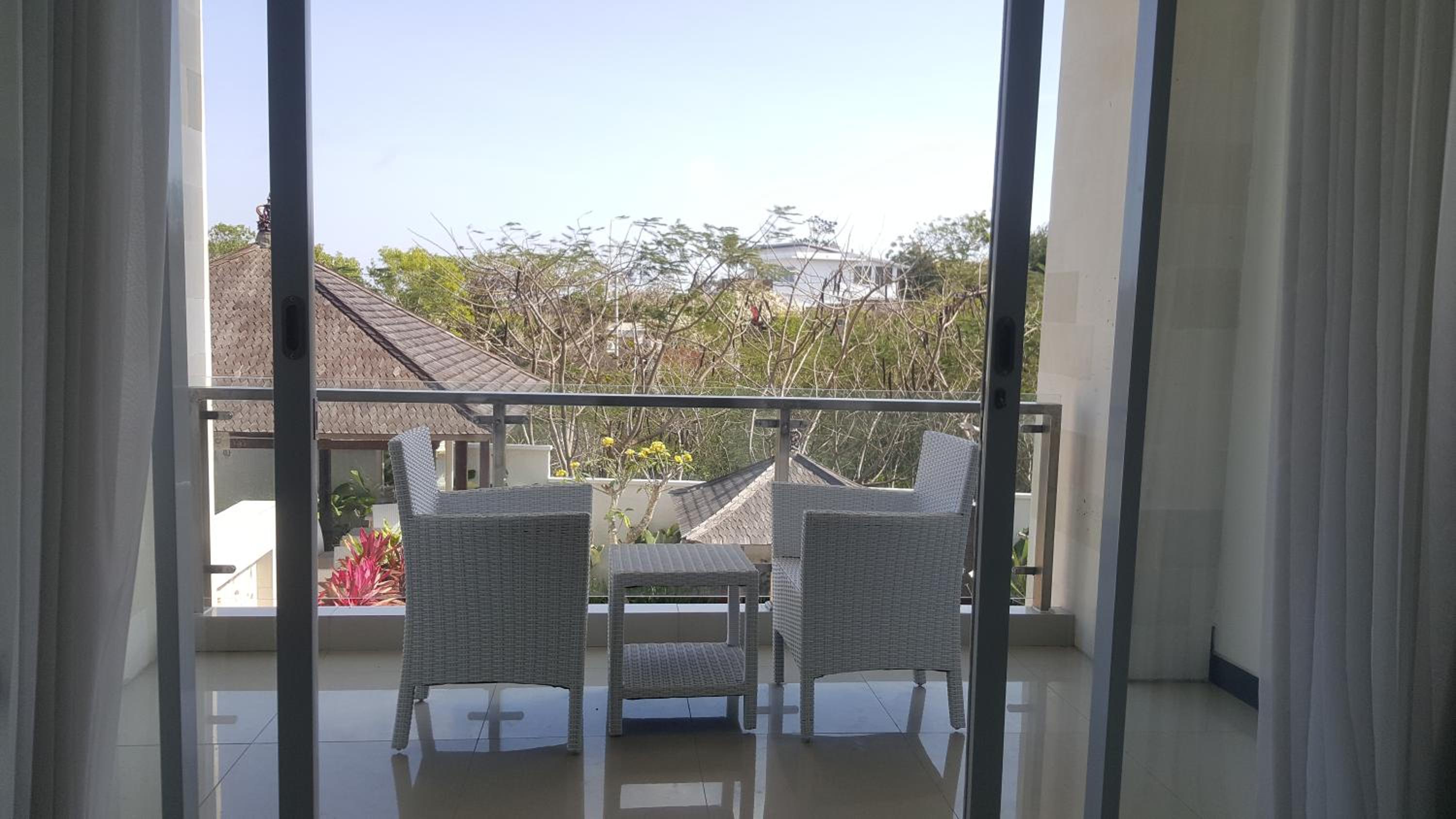Family Room with Balcony - Photo 4