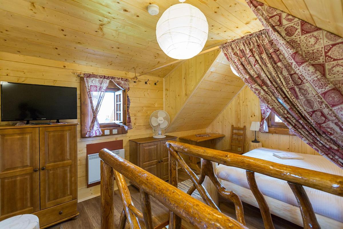 One-Bedroom Apartment - Photo 1
