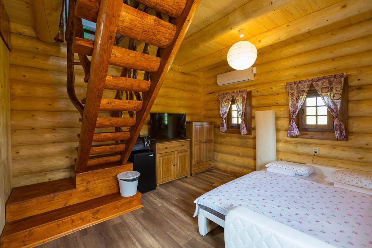 One-Bedroom Apartment - Photo 16