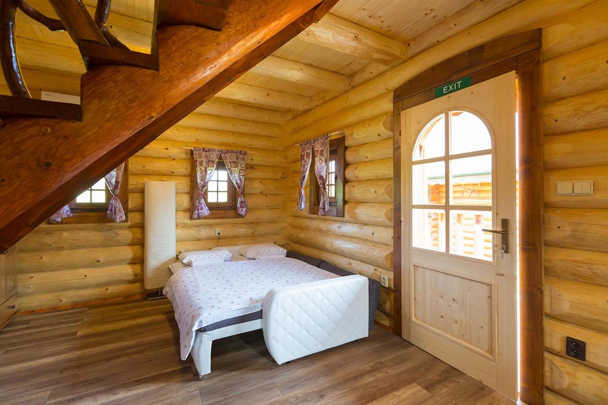 One-Bedroom Apartment - Photo 13