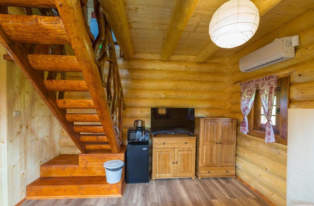 One-Bedroom Apartment - Photo 10
