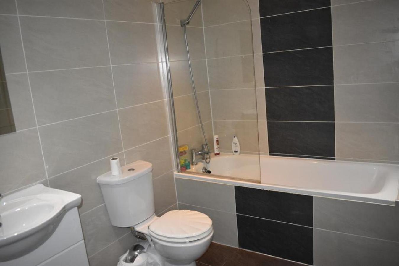 One-Bedroom Apartment - Photo 6