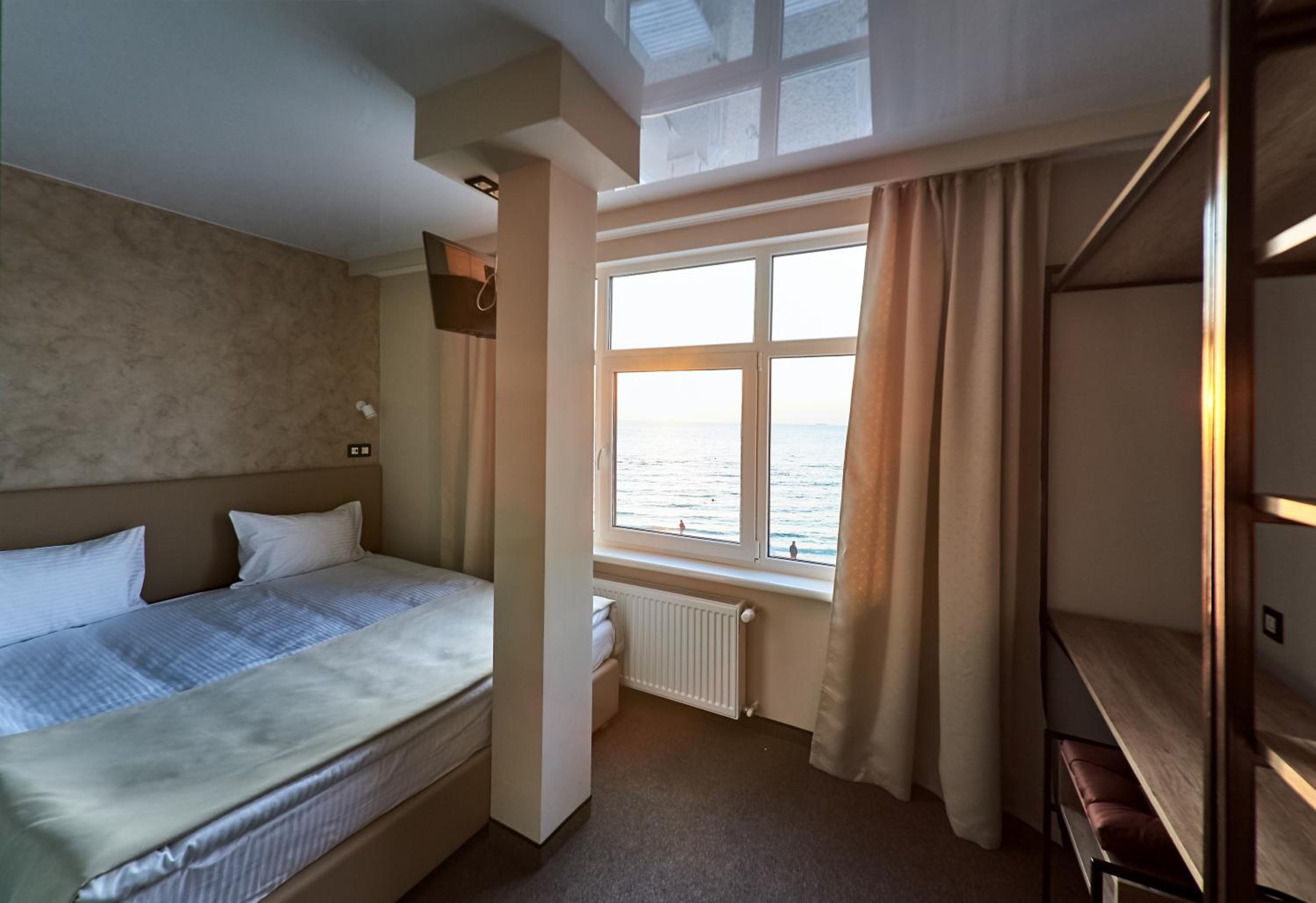 Standard Double or Twin Room with Sea View photo 1