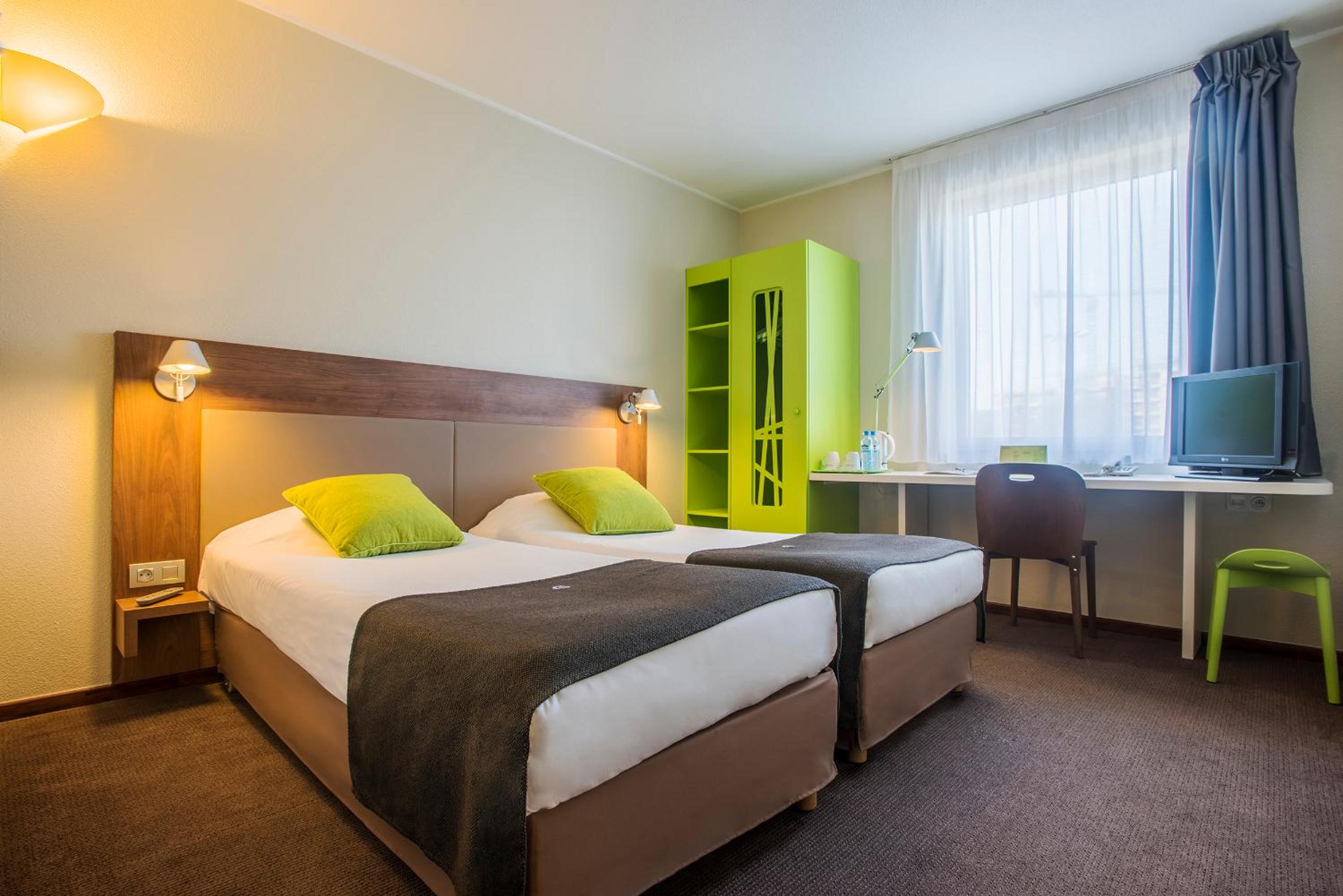Twin Room - Photo 2