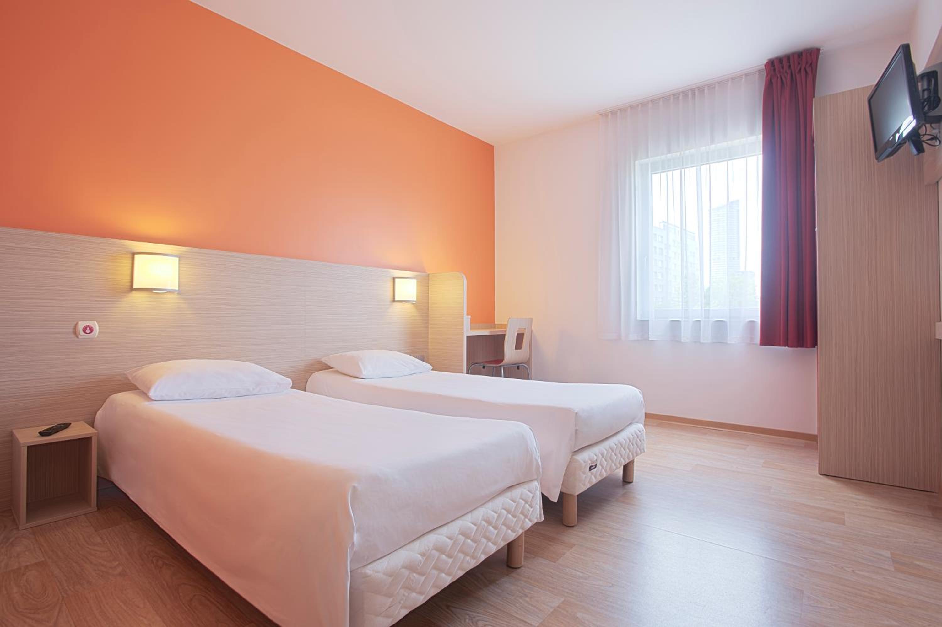 Twin Room - Photo 4