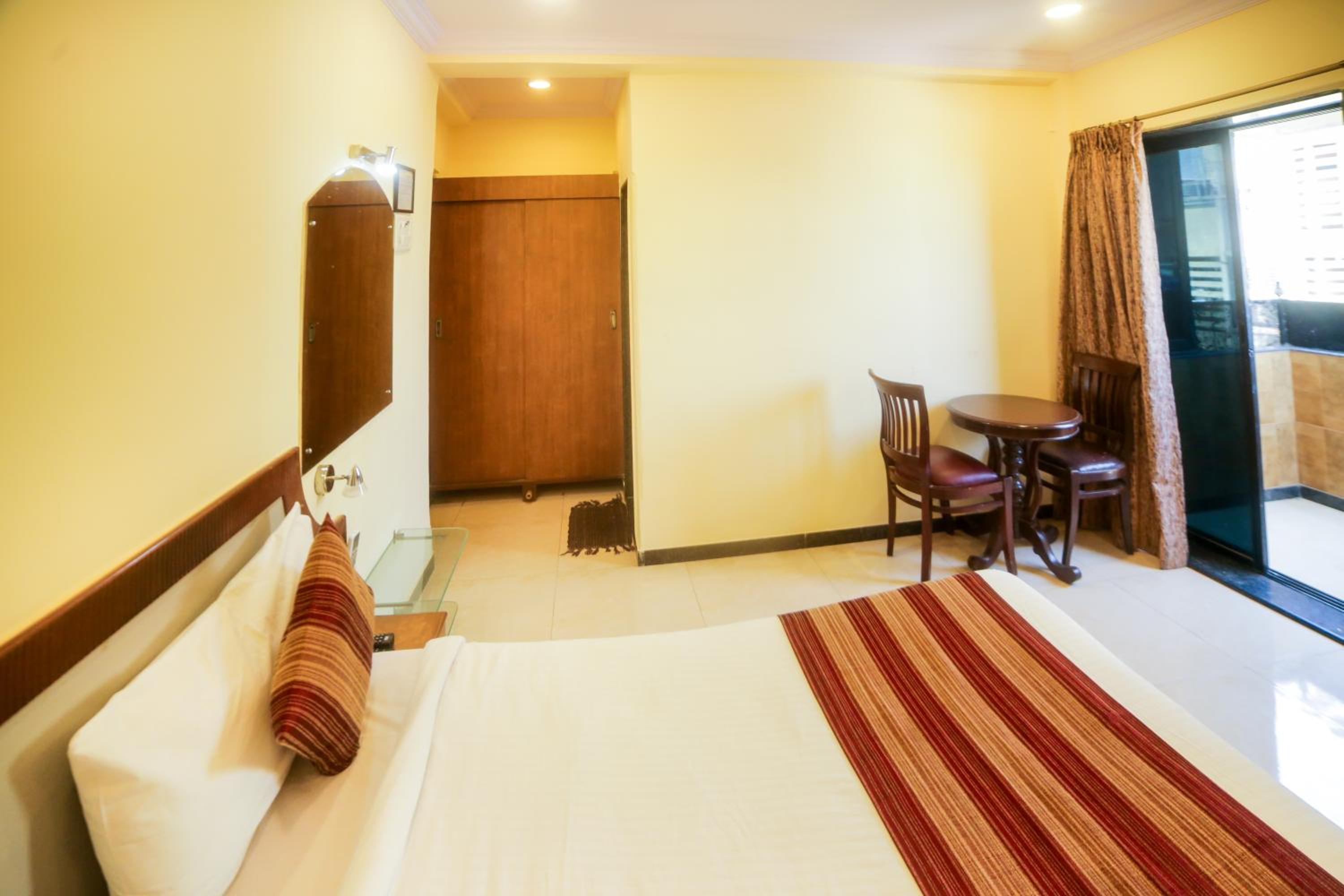 Deluxe Room - Photo 4