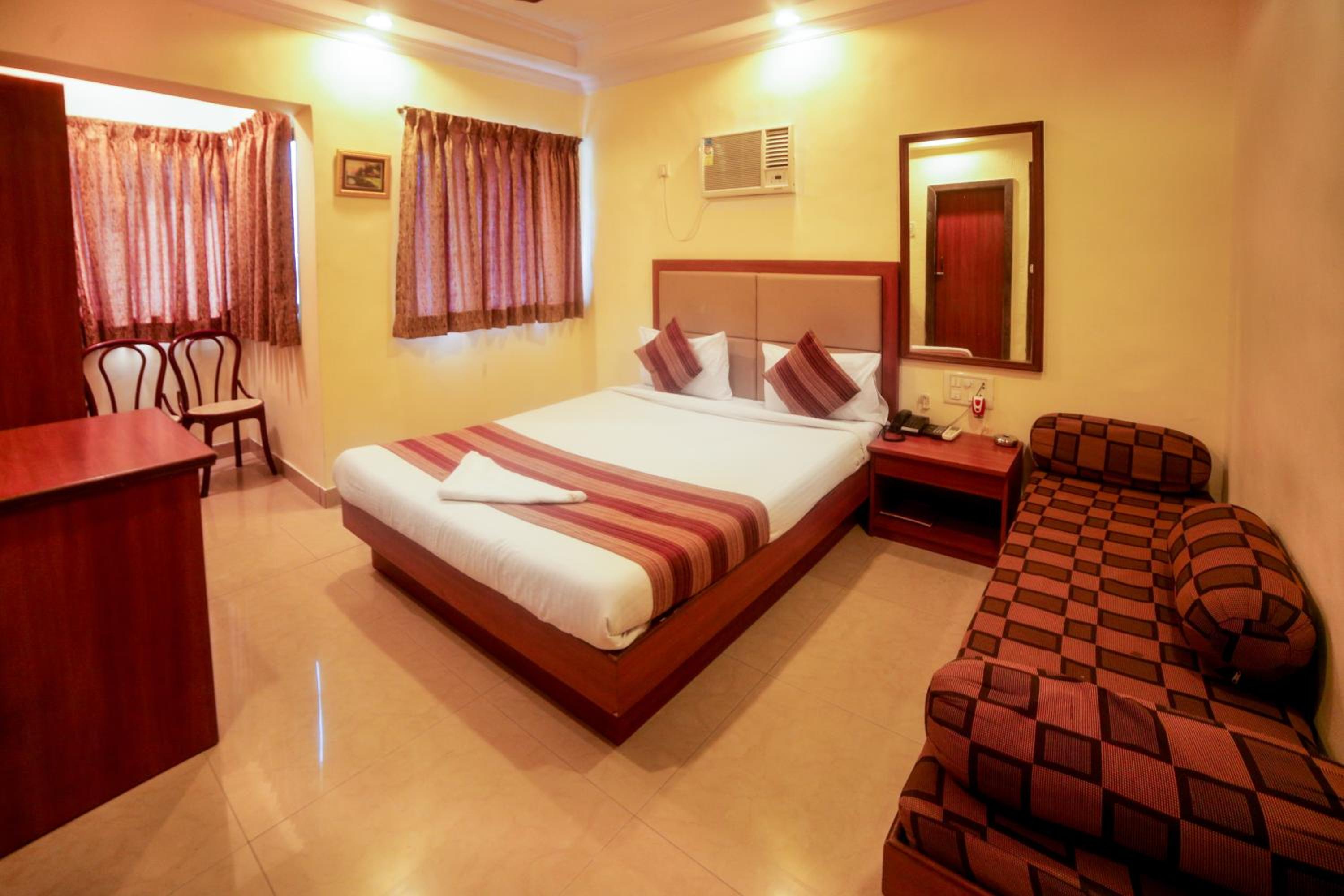 Deluxe Room - Photo 5