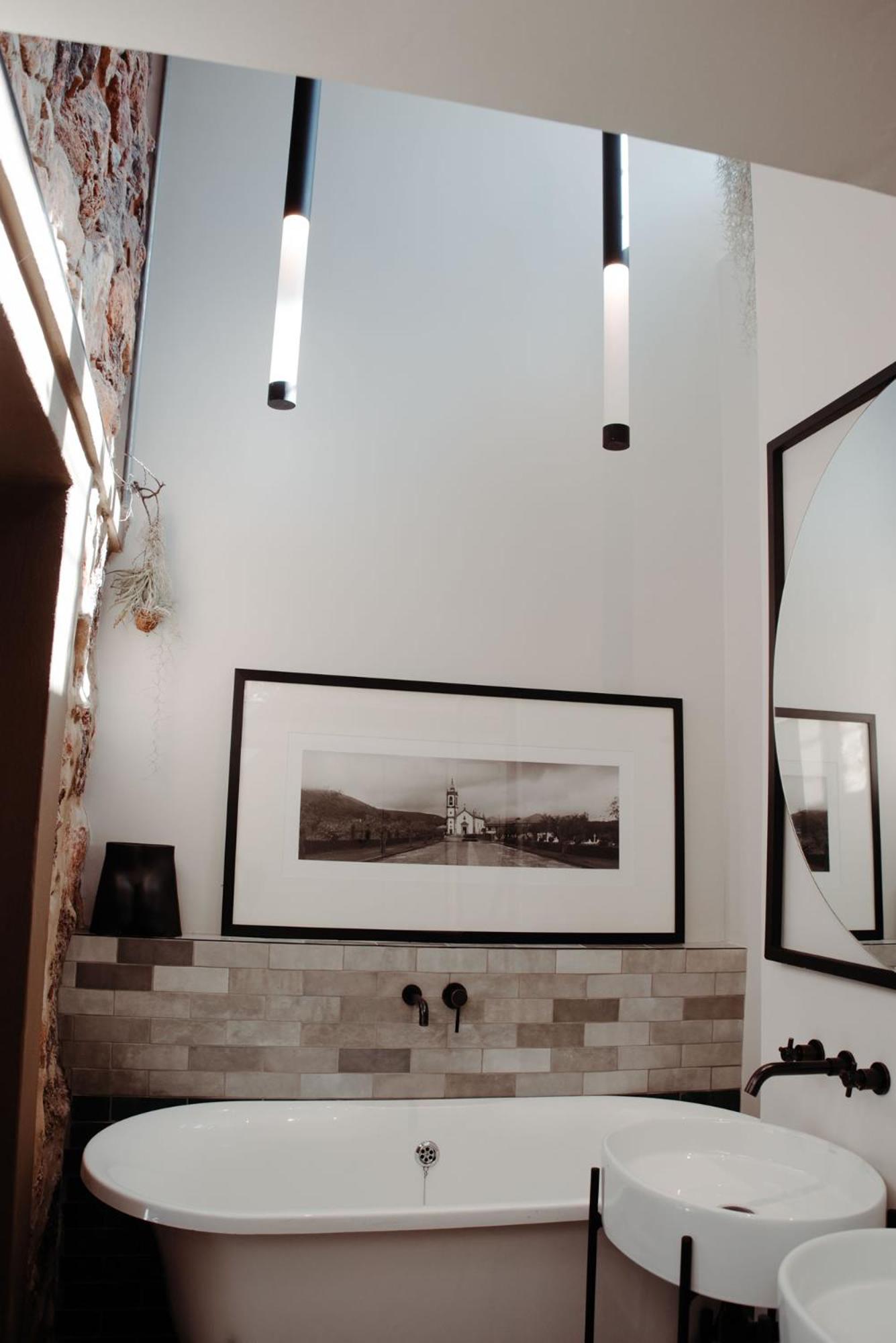 Honeymoon Suite - Photo 5