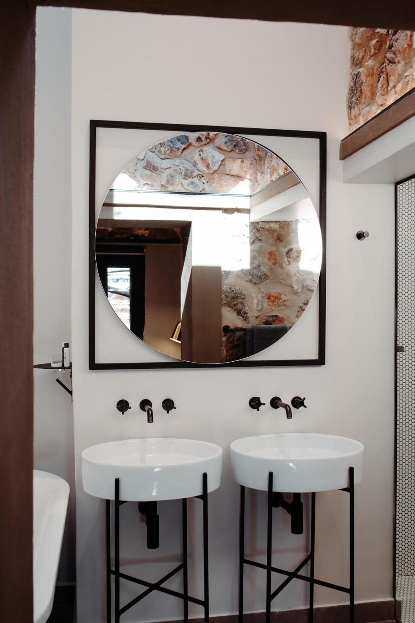 Honeymoon Suite - Photo 30