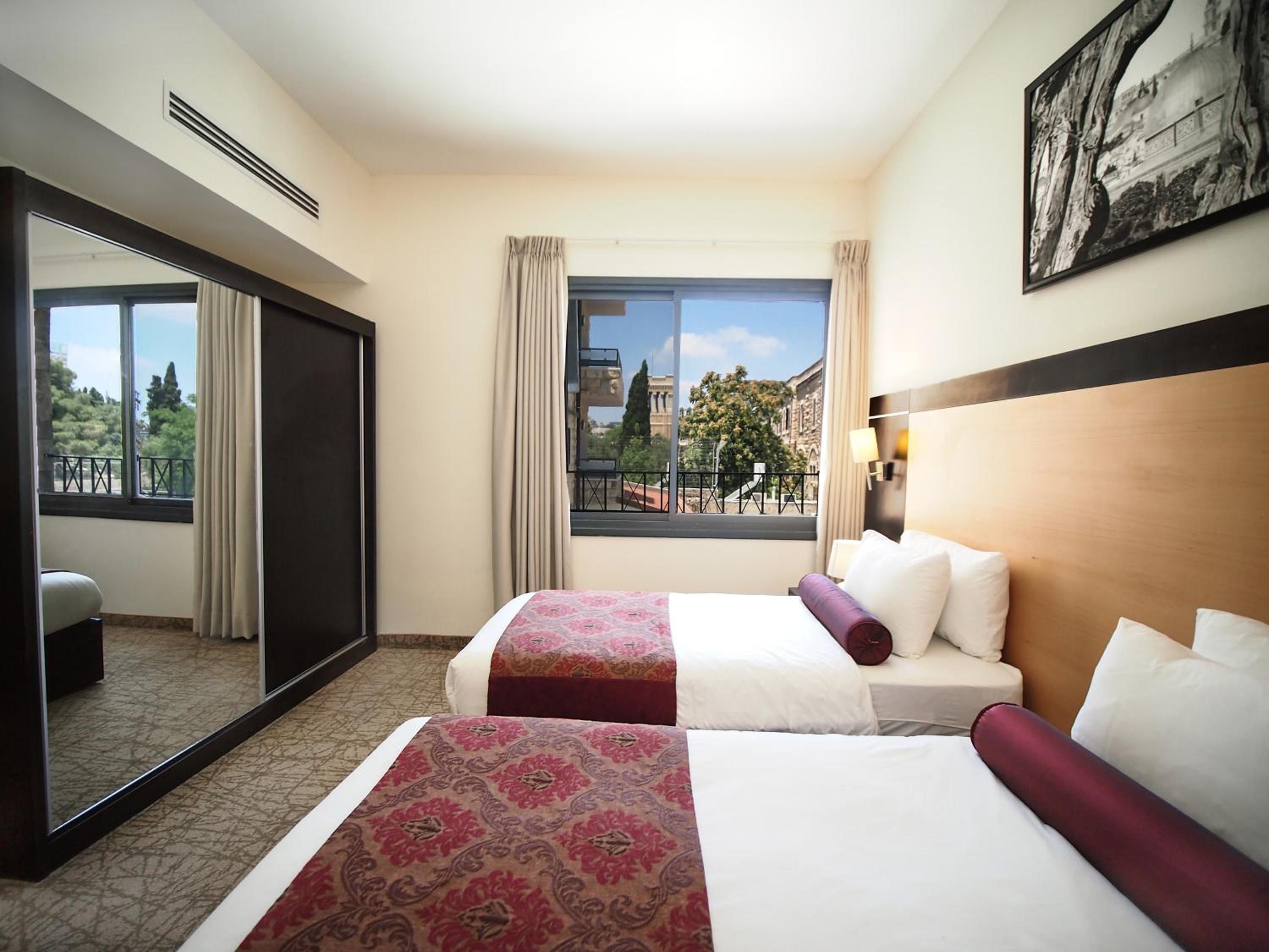 Standard Twin Room - Photo 5