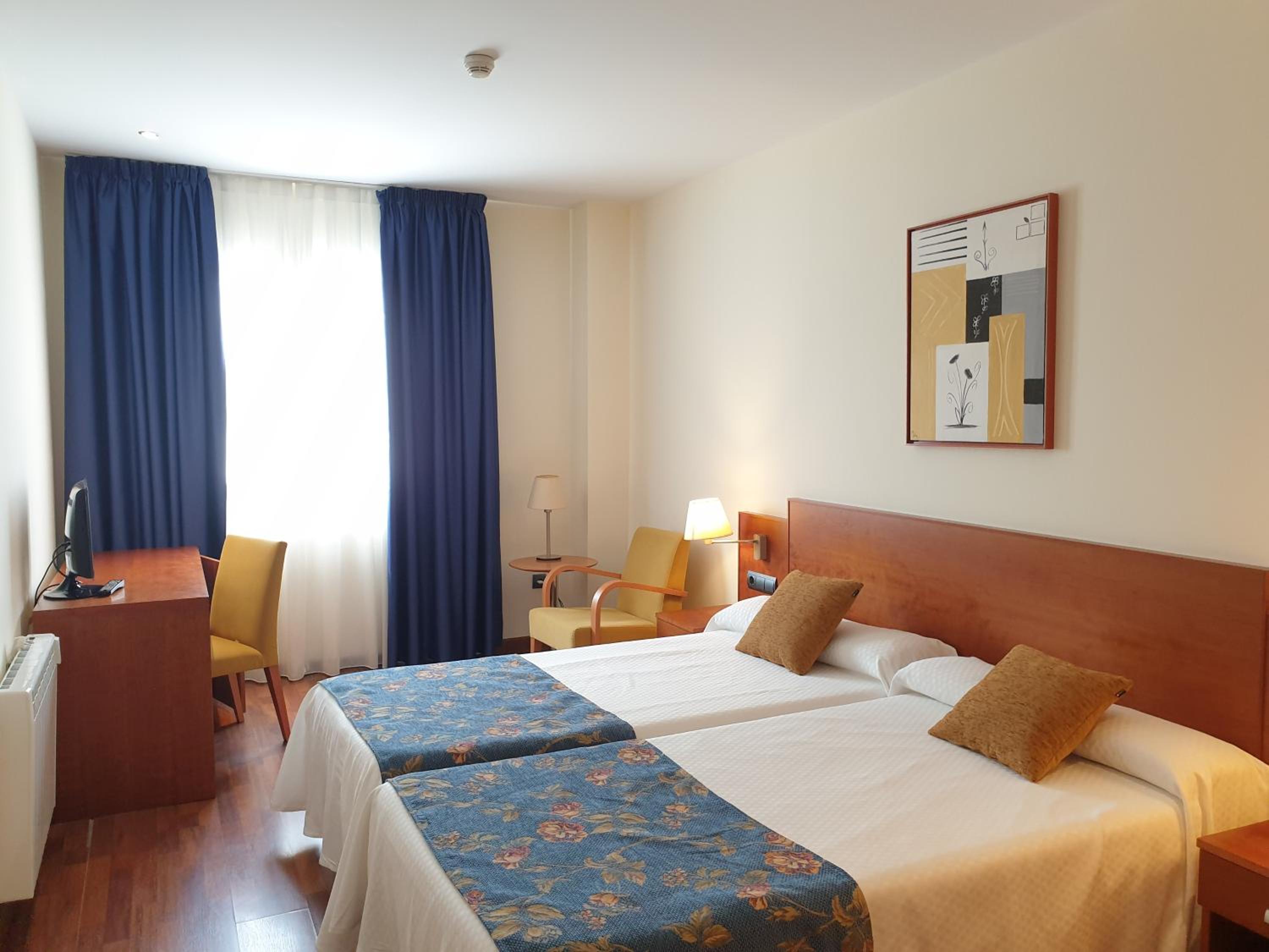 Double or Twin Room - Photo 1