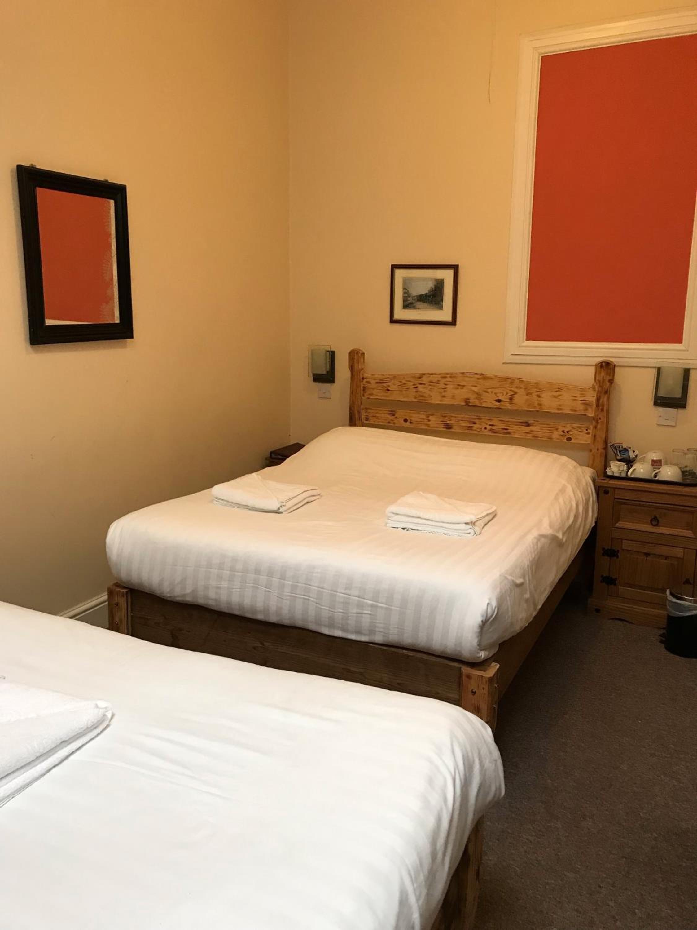Budget Double Or Twin Room photo 2