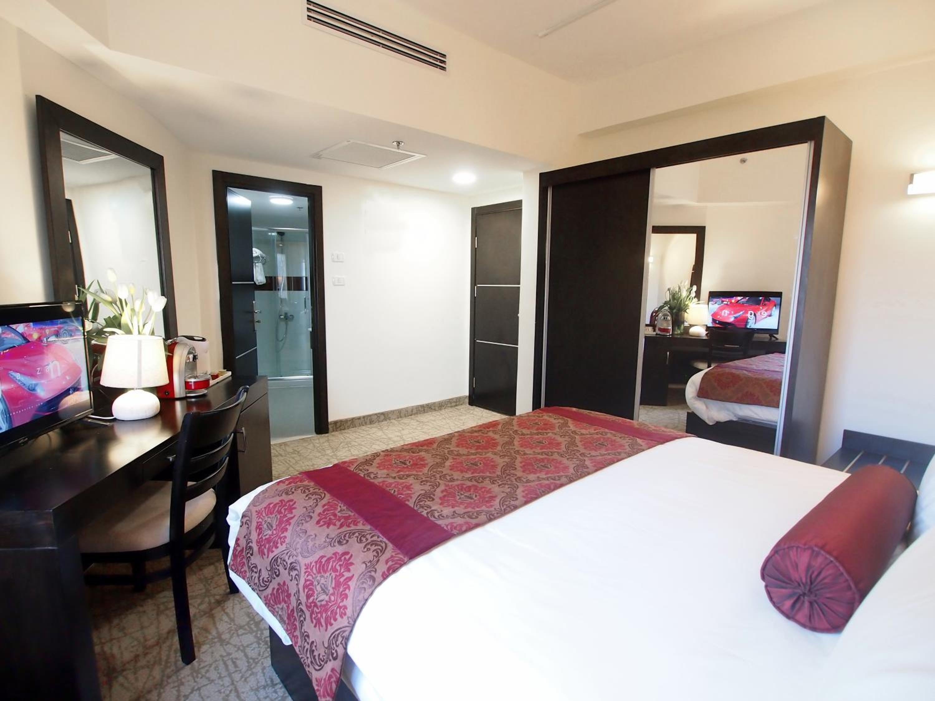 Standard Double Room - Photo 14