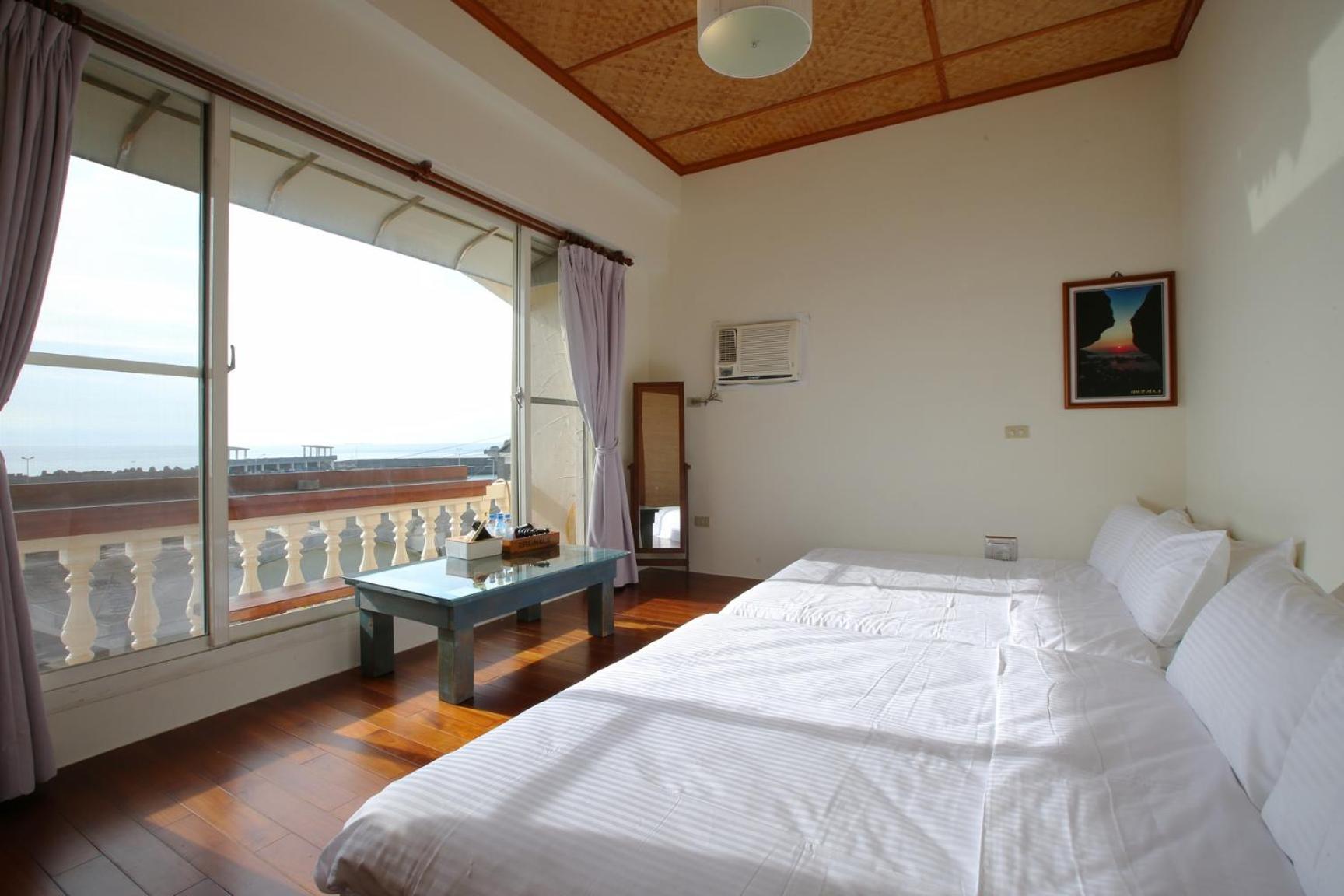 Quadruple Room with Sea View photo 2