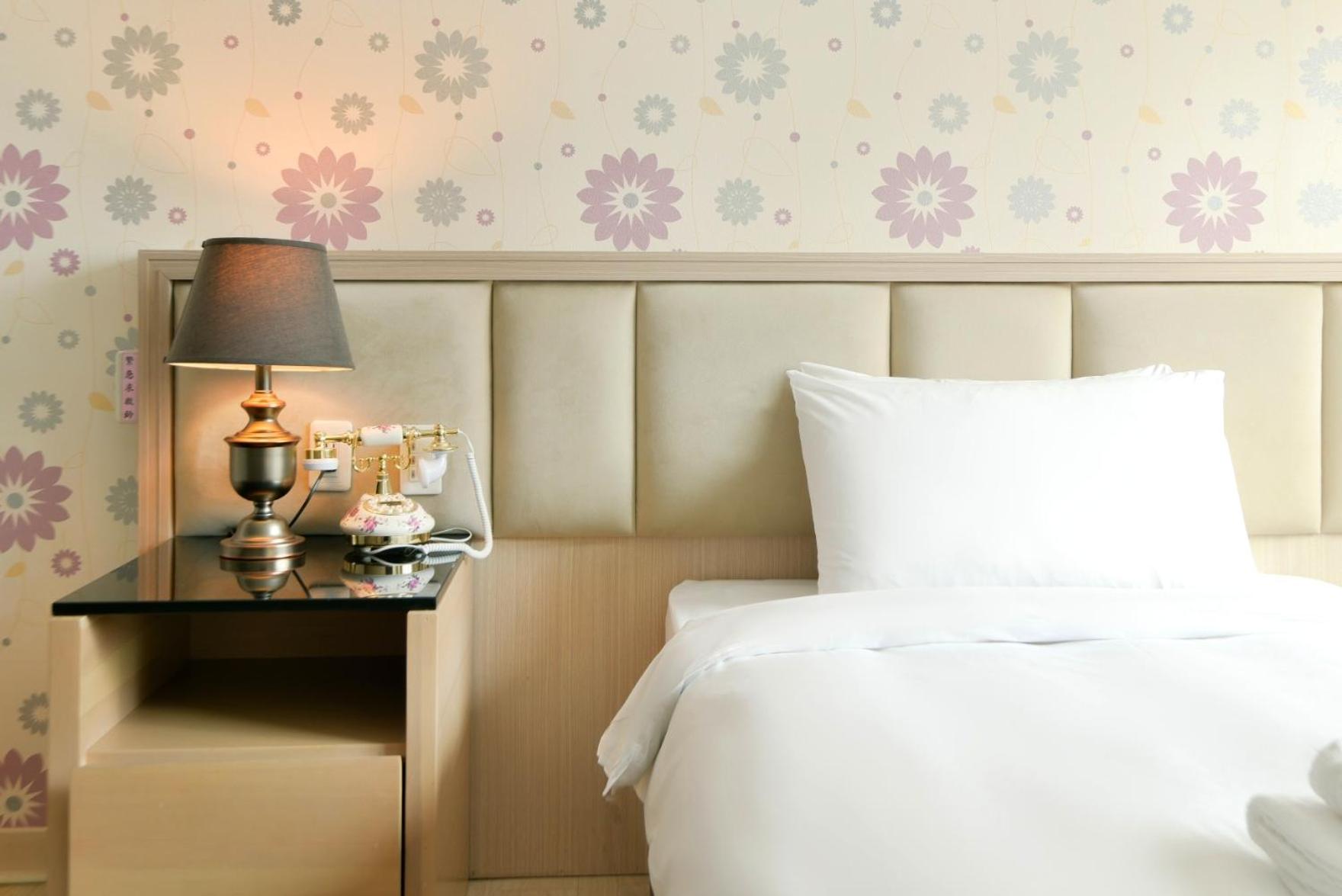 Standard Twin Room - Photo 5