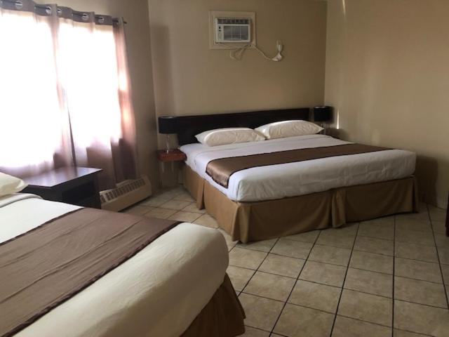 Studio Suite with Two Queen Beds - Non-Smoking photo 2