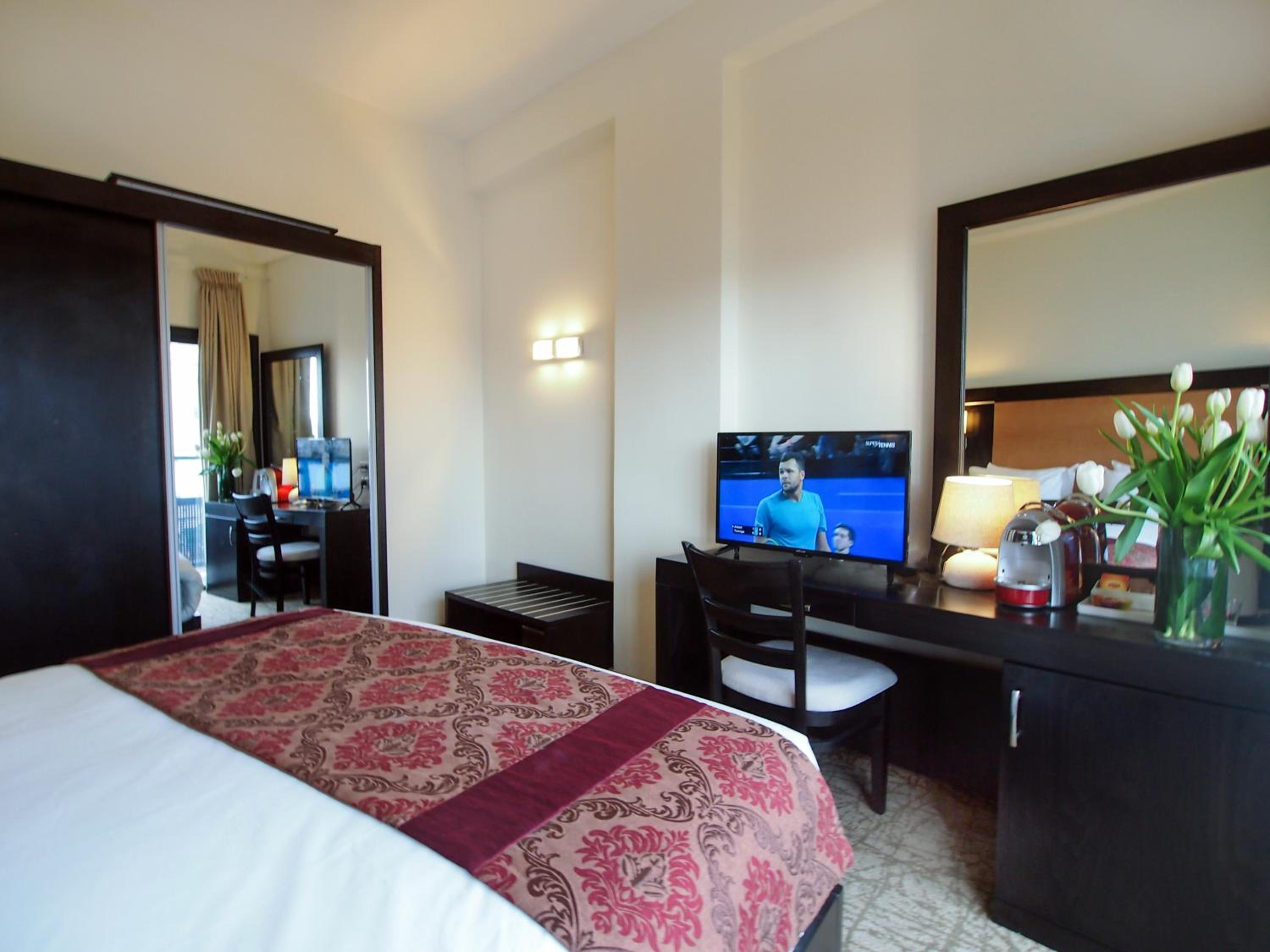 Standard Double Room - Photo 9
