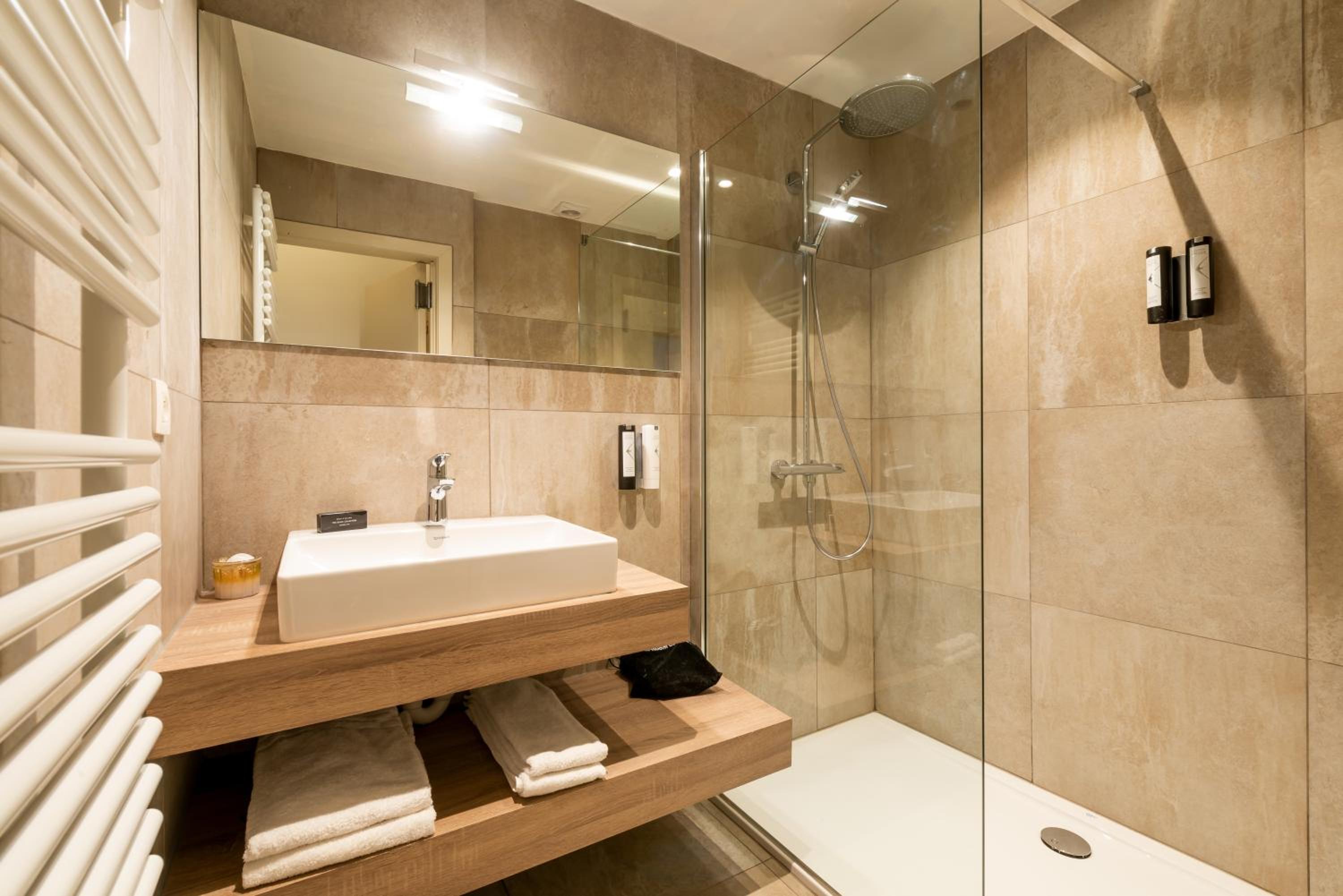 Superior Double or Twin Room - Photo 4