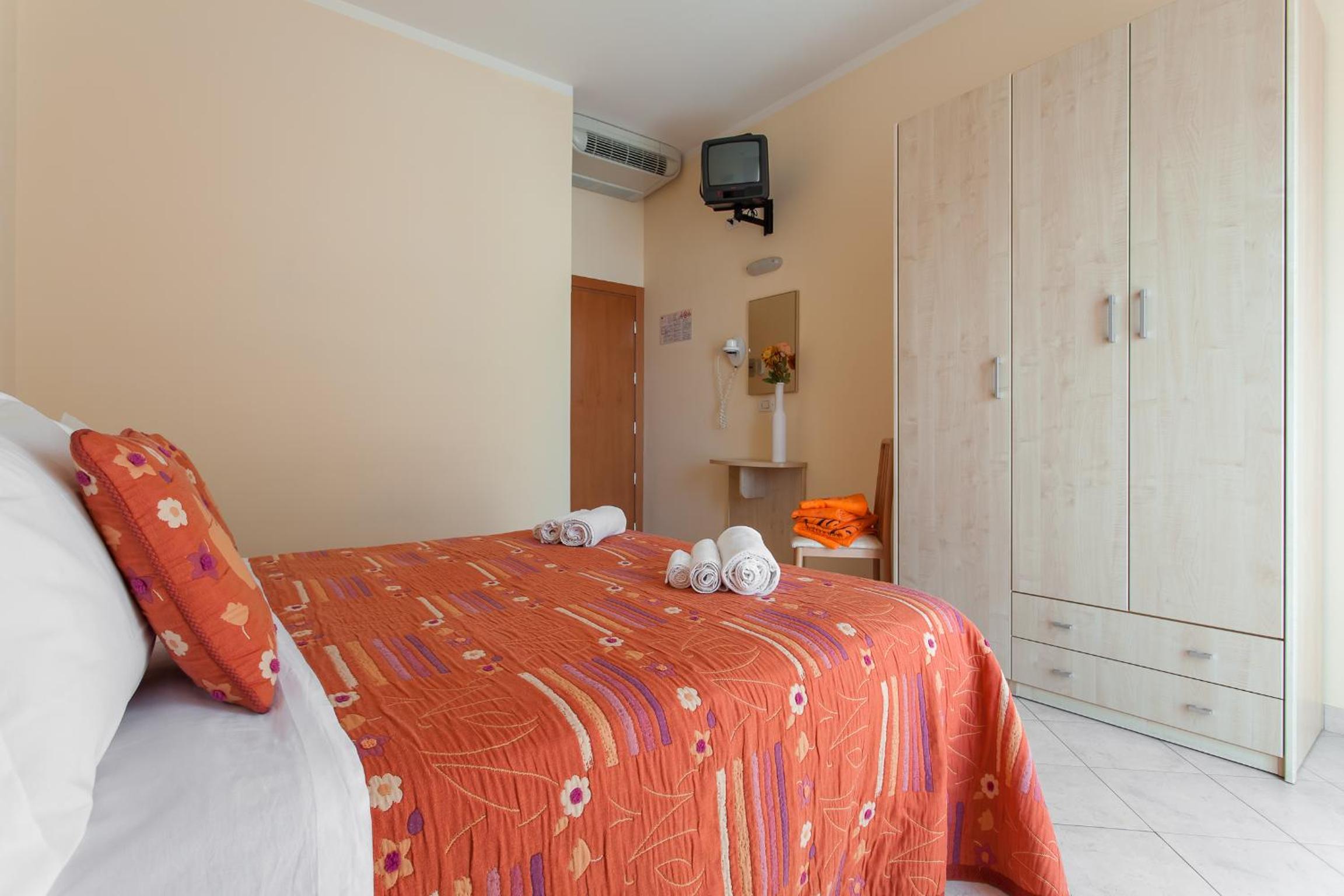 Standard Quadruple Room - Photo 3