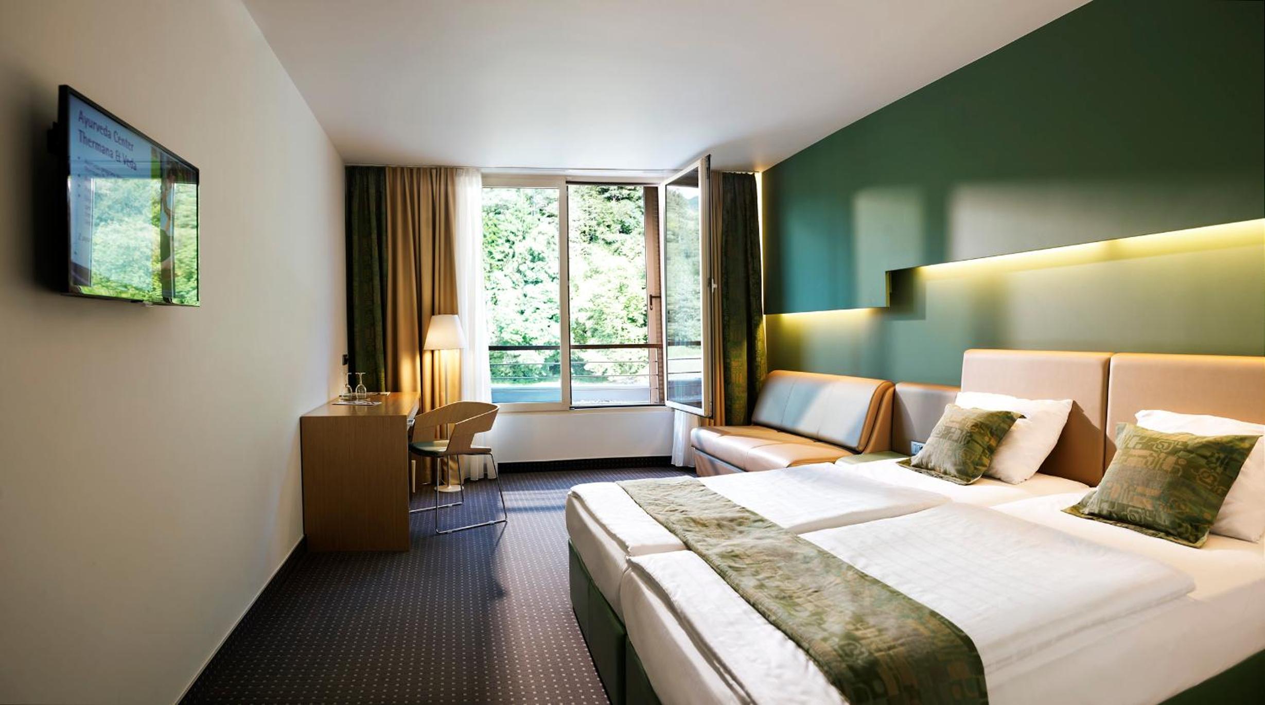 Double Room with Extra Bed - Photo 1
