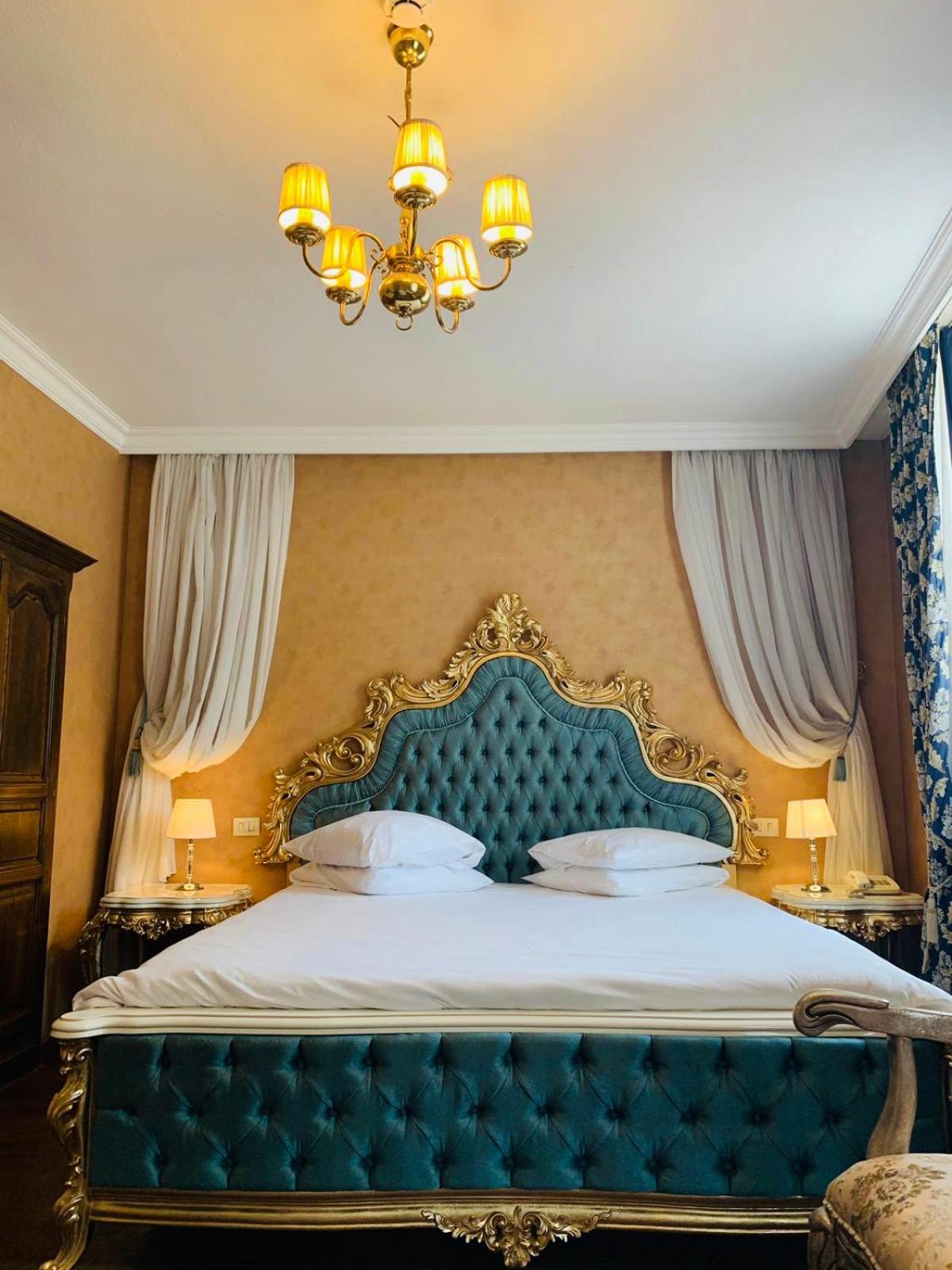 Deluxe Double Room - Photo 4
