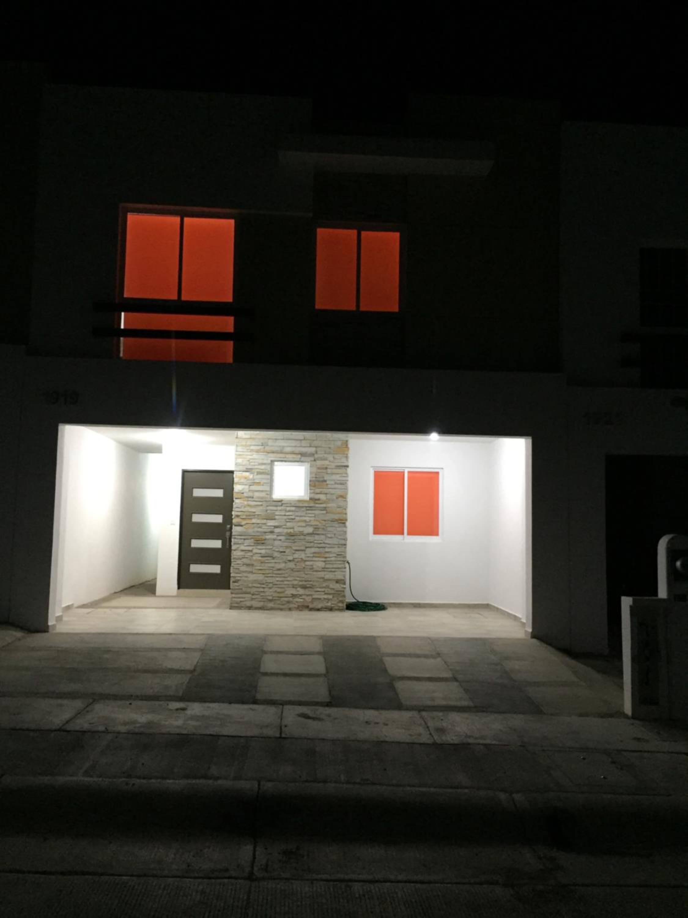 Four-Bedroom House - Photo 20
