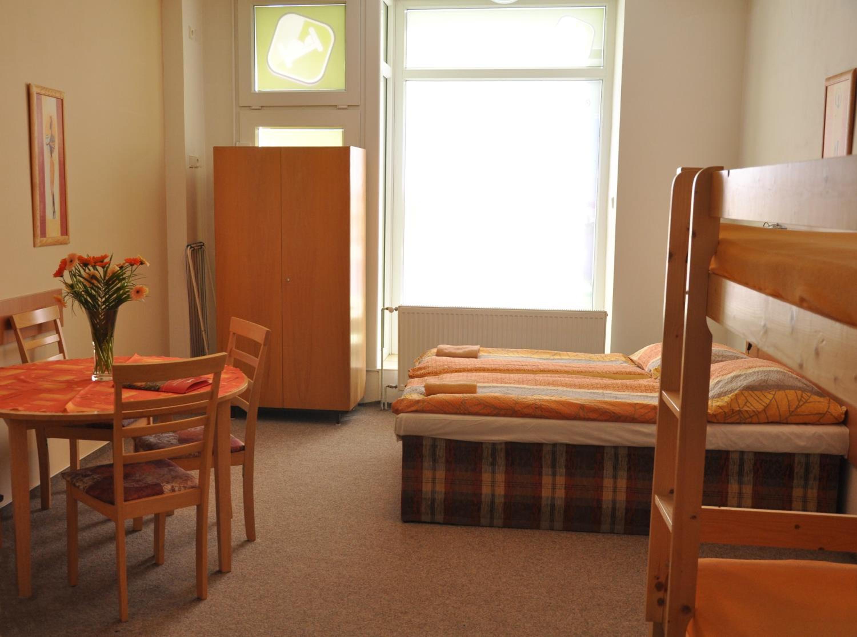 Quadruple Room with Private External Bathroom - Photo 7