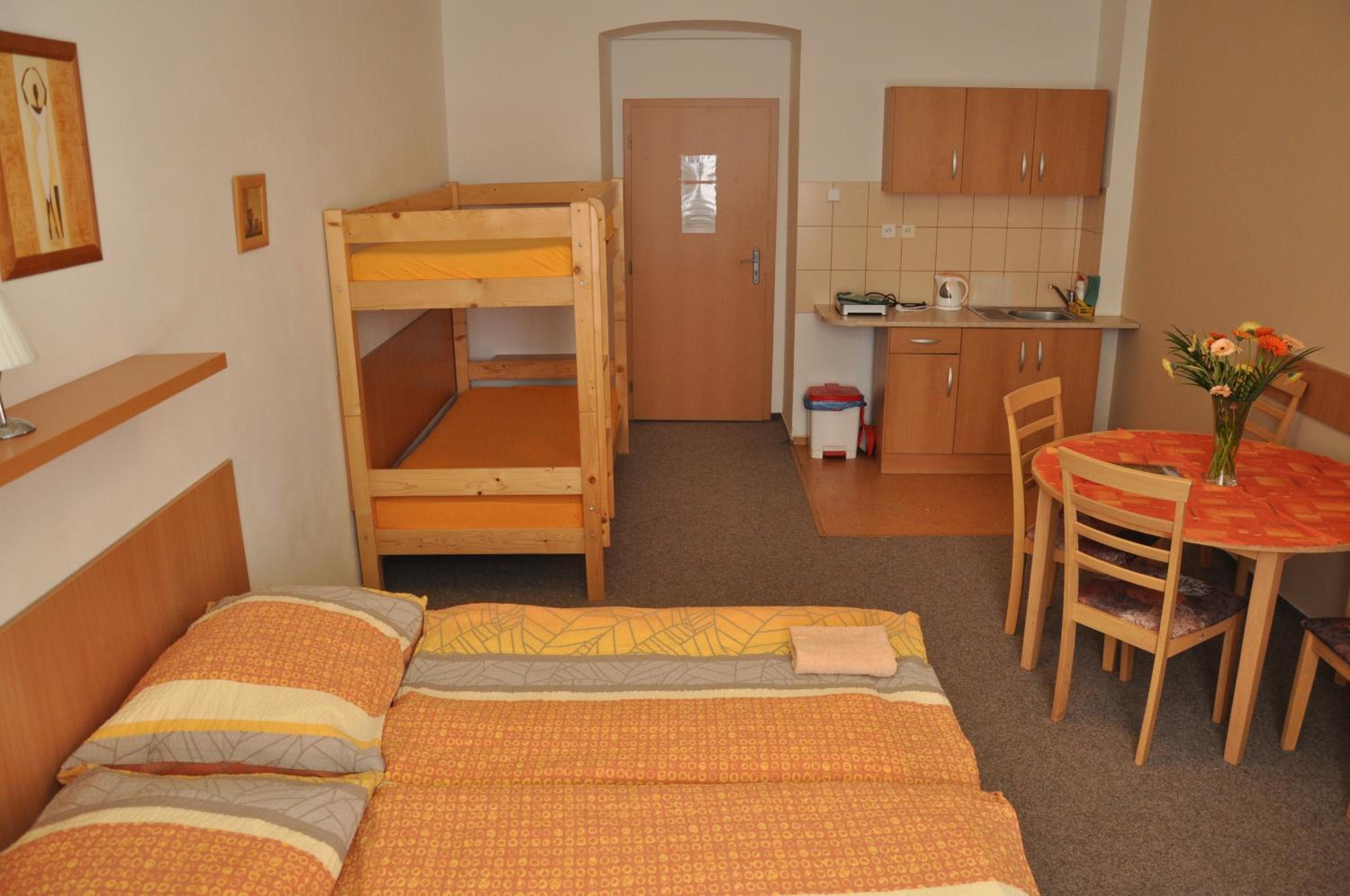Quadruple Room with Private External Bathroom - Photo 6