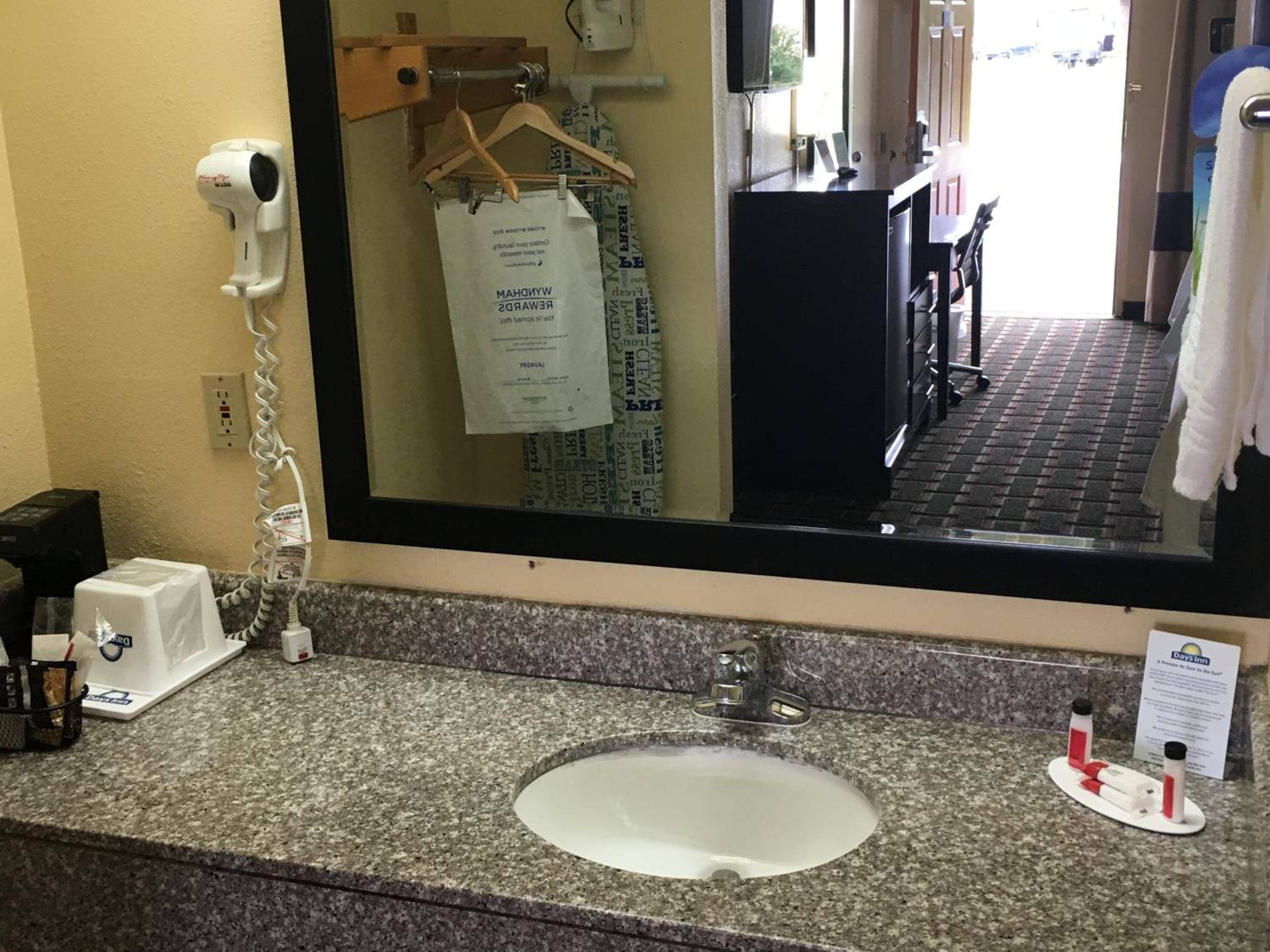 King Room - Disability Access/Non-Smoking photo 3
